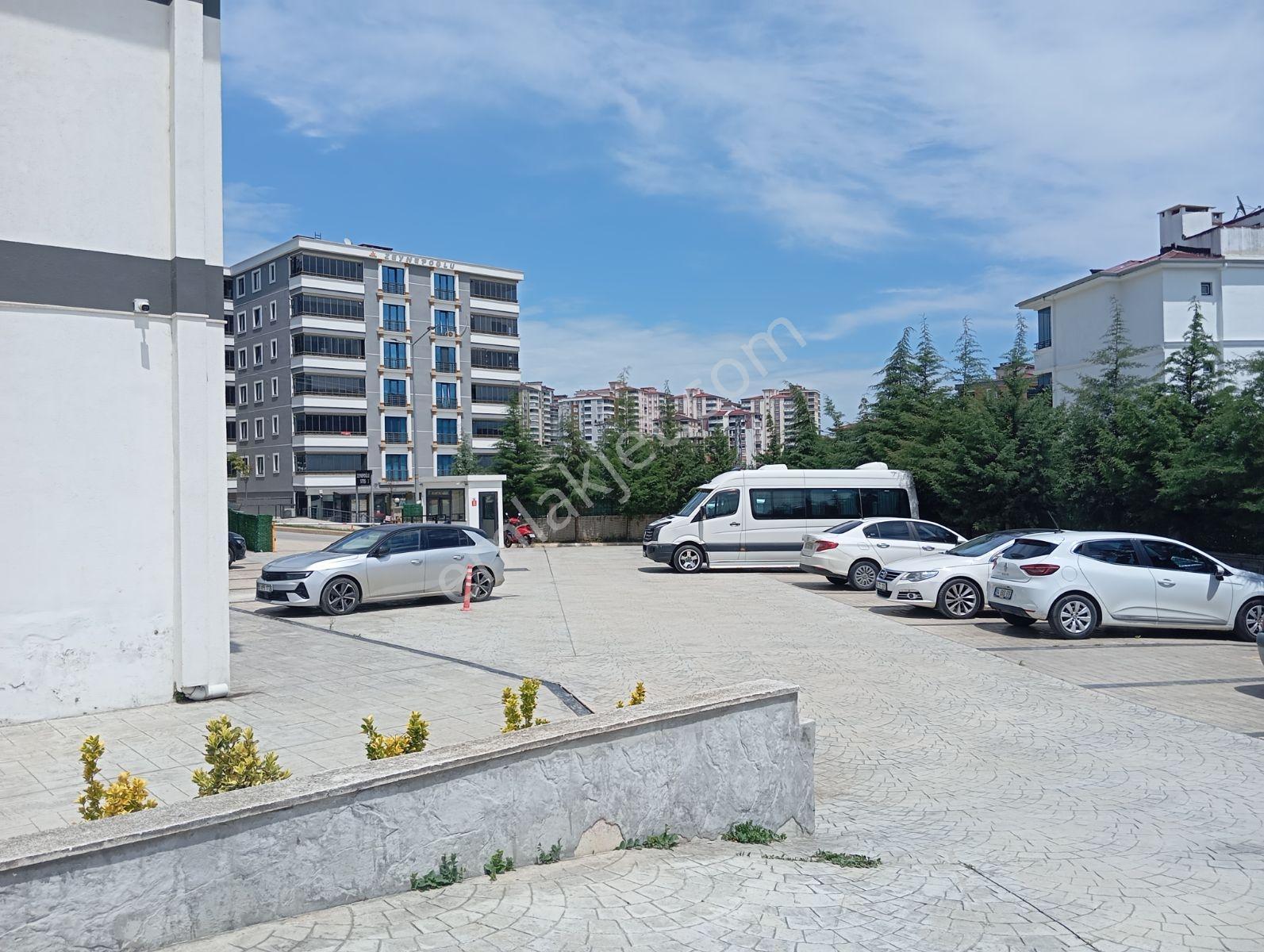 Remax Parla'dan Gebi Cad.ustunde Tepecik Yaşam Evler Satılık 3+1 - Görsel 11