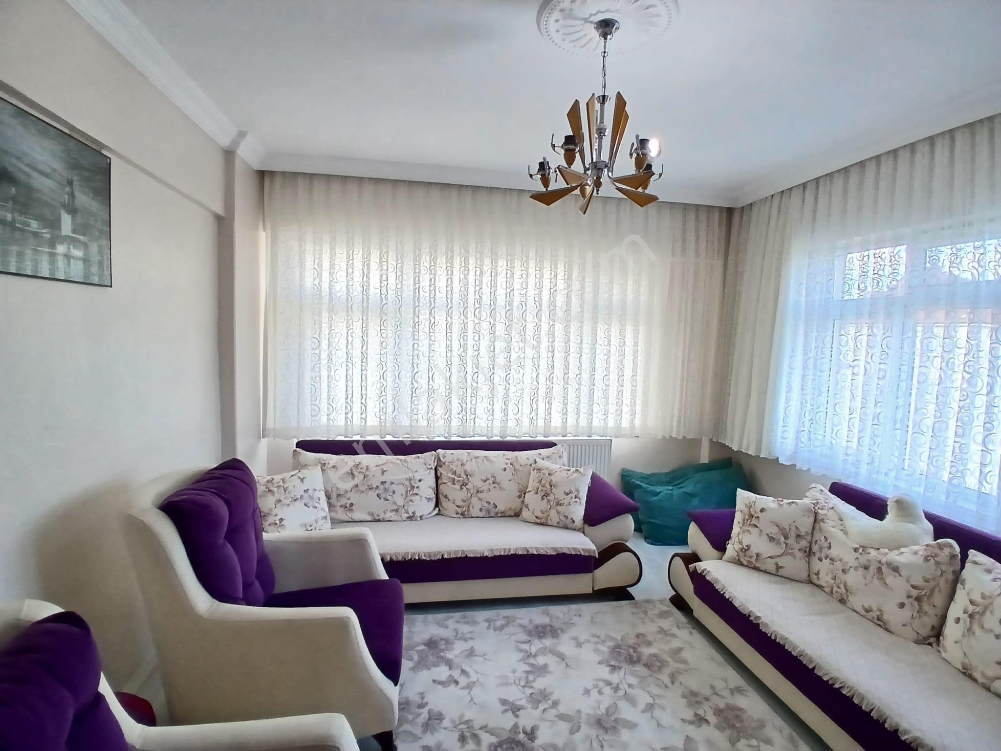 Akçay Emlak'tan Akşehir Mualla Nigar Ortaokulu Civarında Bakımlı Geniş Satılık 2+1 Daire - Görsel 3