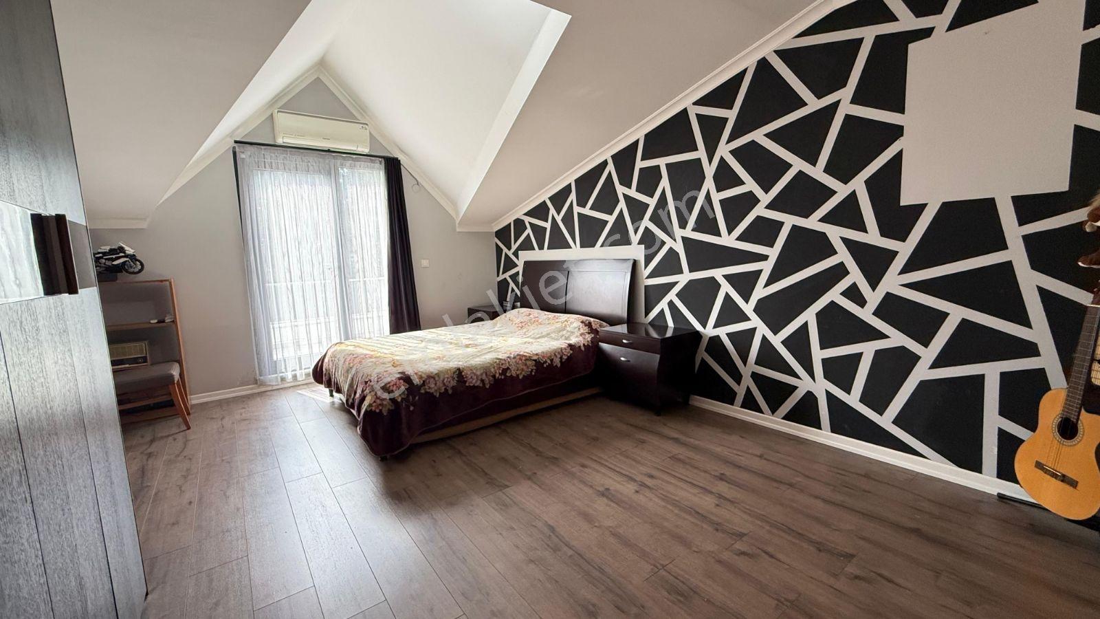 B.m Real Estate Satılık 4+1 Muhteşem Mustakıl Ev Önü Açık - Görsel 10