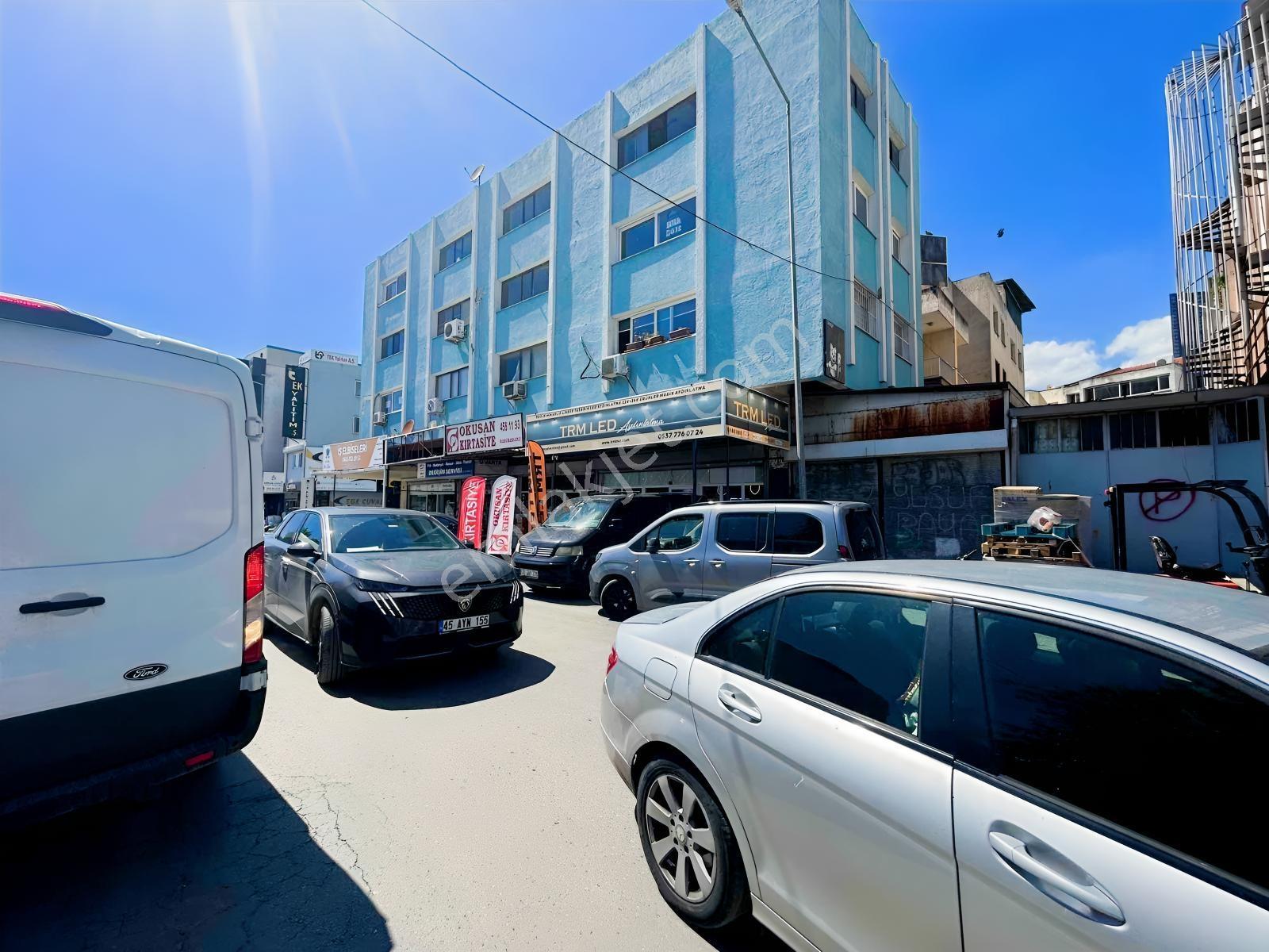 Gıda Çarşısı Merkezde Satılık 125m2 Batarlı Dükkan