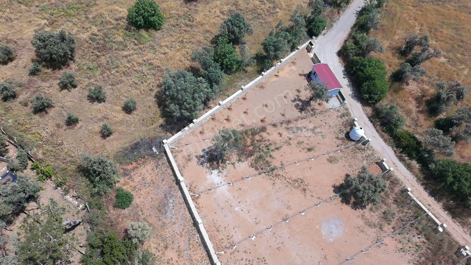 İzmir Menderes Görece'de 348m² Taş Duvarlı-sürgülü Kapılı Prefabrik Evli Fırsat Tarla !! - Görsel 24