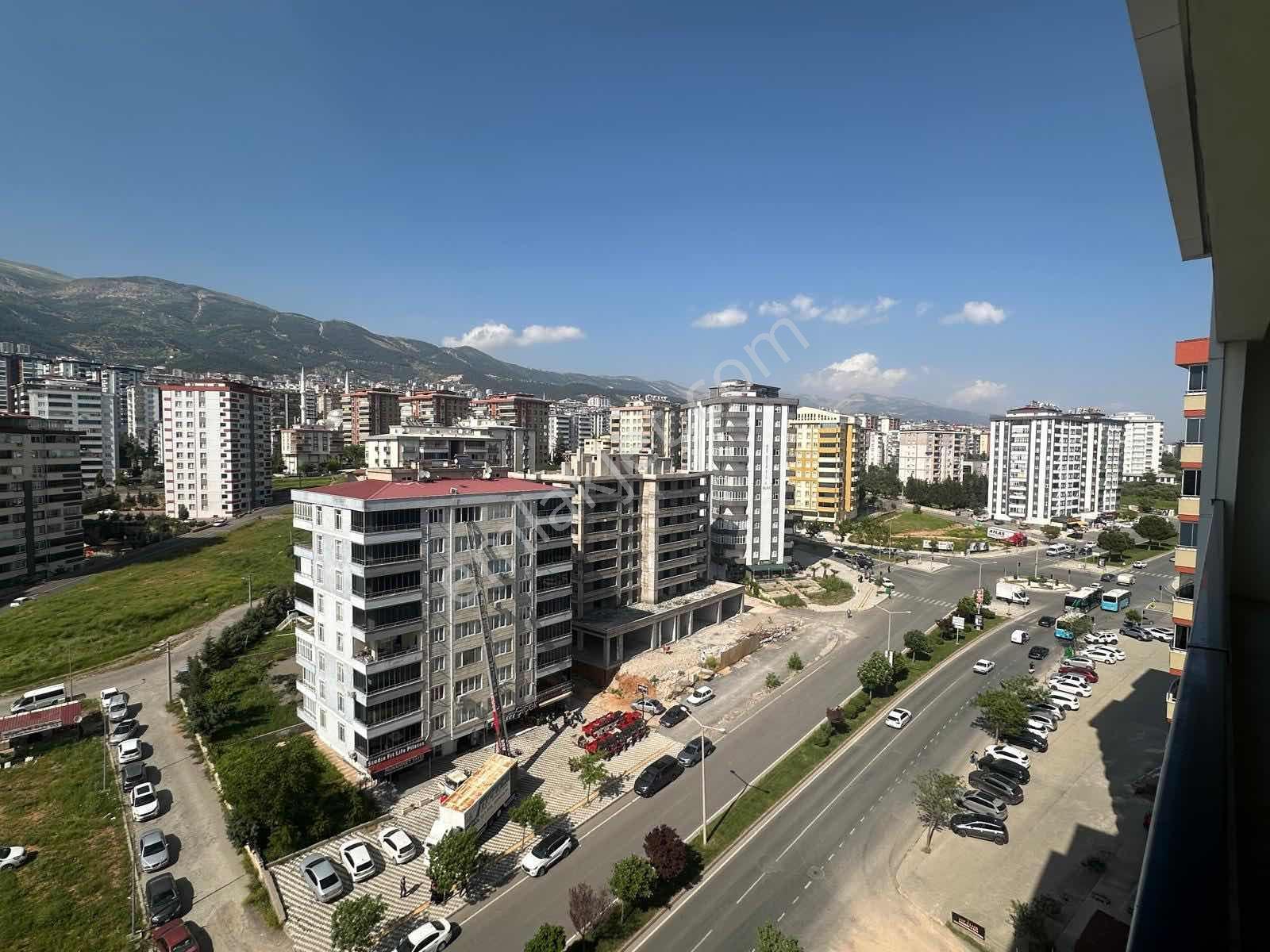 Ana Cadde Üzerinde Satlık Sıfır 4+1 - Görsel 26