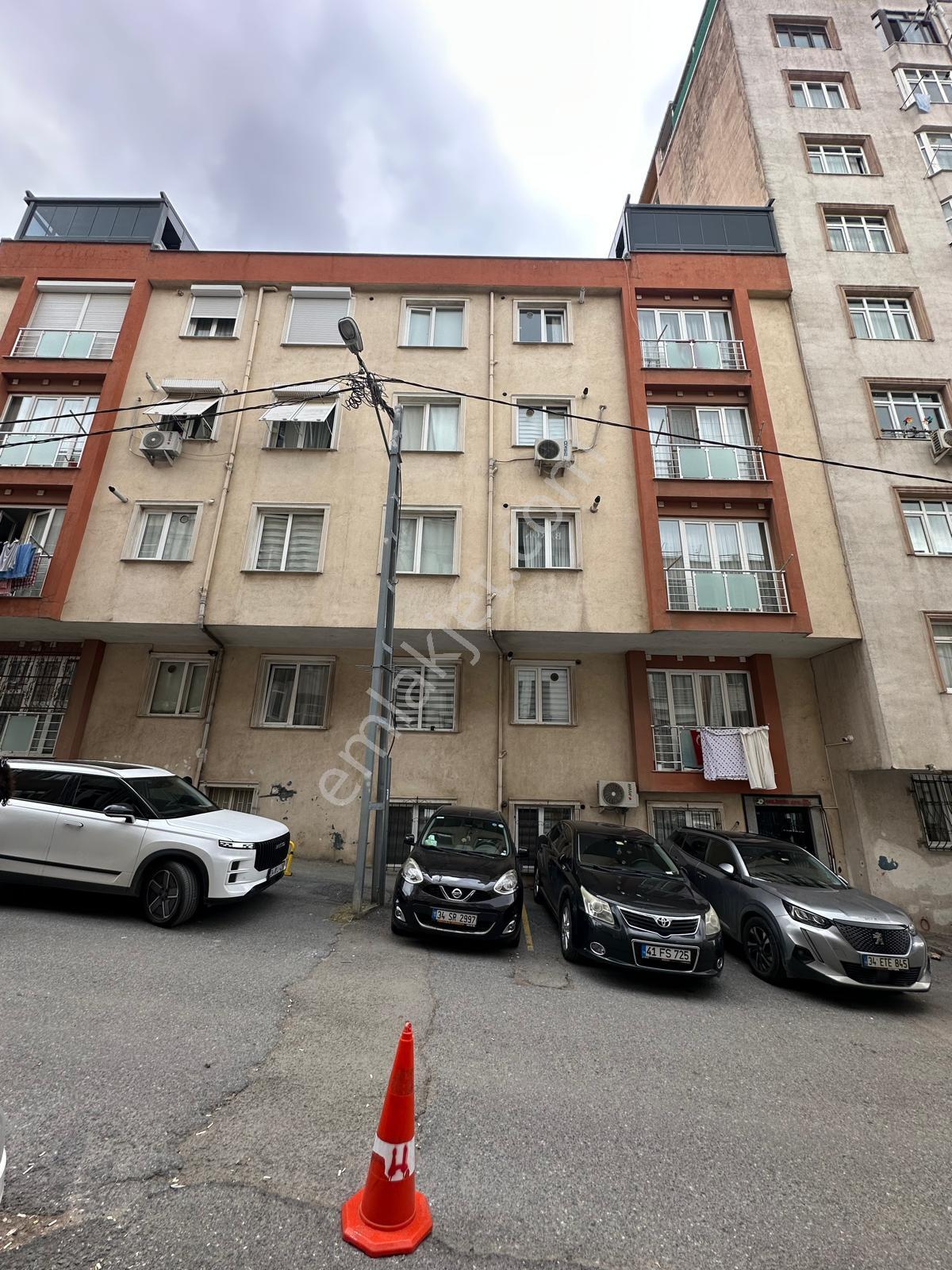 Maltepe Zümrütevler'de Arakatta Satılık 2+1 Daire - Görsel 13