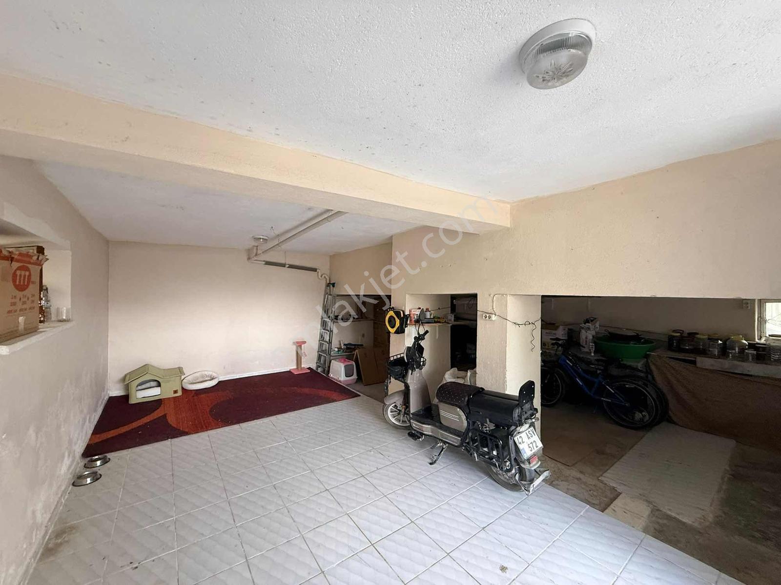 Ilgın Uçarı Mahallesinde 240 M² Bahçeli 4+1 Müstakil Ev - Görsel 28