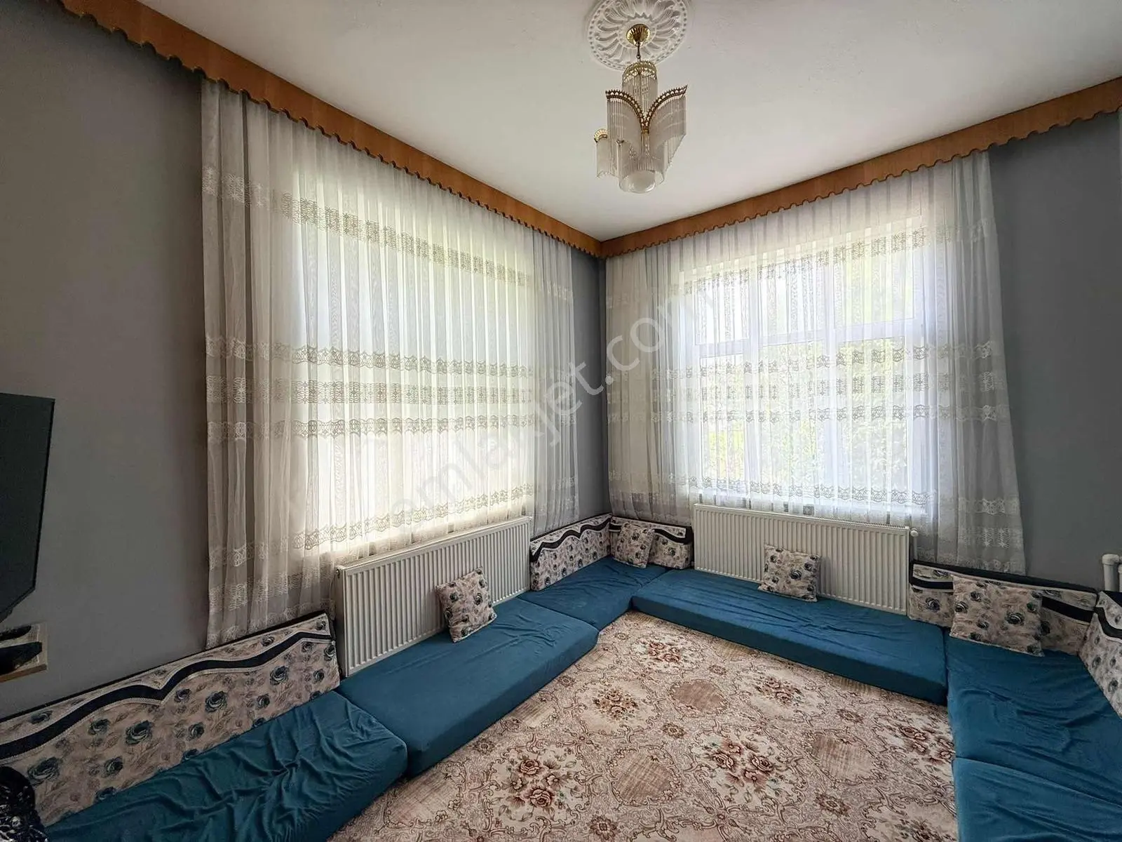 Ilgın Uçarı Mahallesinde 240 M² Bahçeli 4+1 Müstakil Ev - Görsel 2