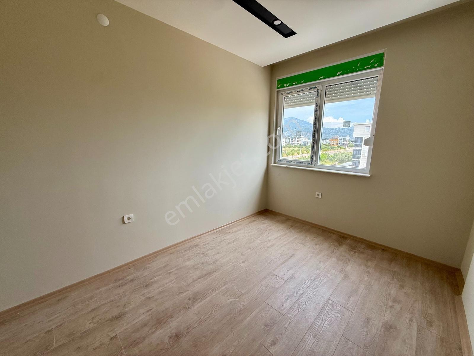Yeniköy'de Caddeye Yakın Kiralık Ebeveyn Banyolu Sıfır 2+1 Daire - Görsel 16