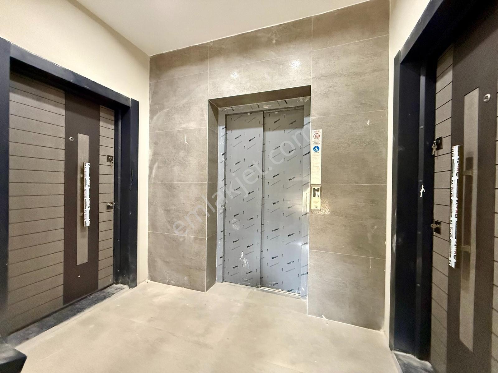 Yeniköy'de Caddeye Yakın Kiralık Ebeveyn Banyolu Sıfır 2+1 Daire - Görsel 20