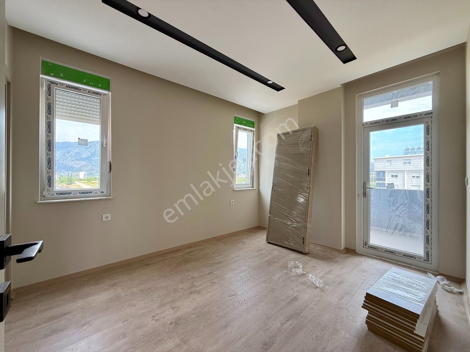 Yeniköy'de Caddeye Yakın Kiralık Ebeveyn Banyolu Sıfır 2+1 Daire - Görsel 26