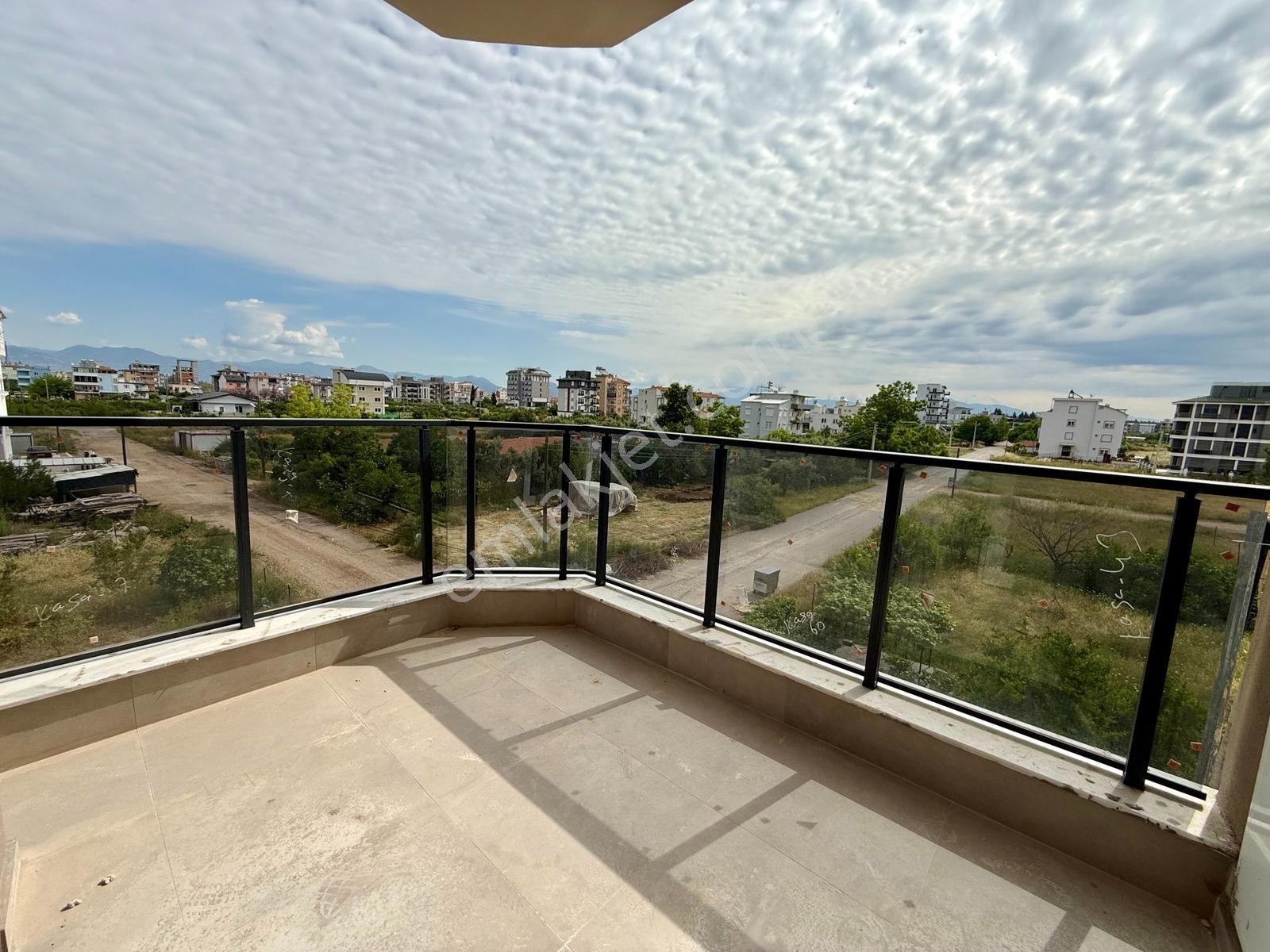 Yeniköy'de Caddeye Yakın Kiralık Ebeveyn Banyolu Sıfır 2+1 Daire - Görsel 14