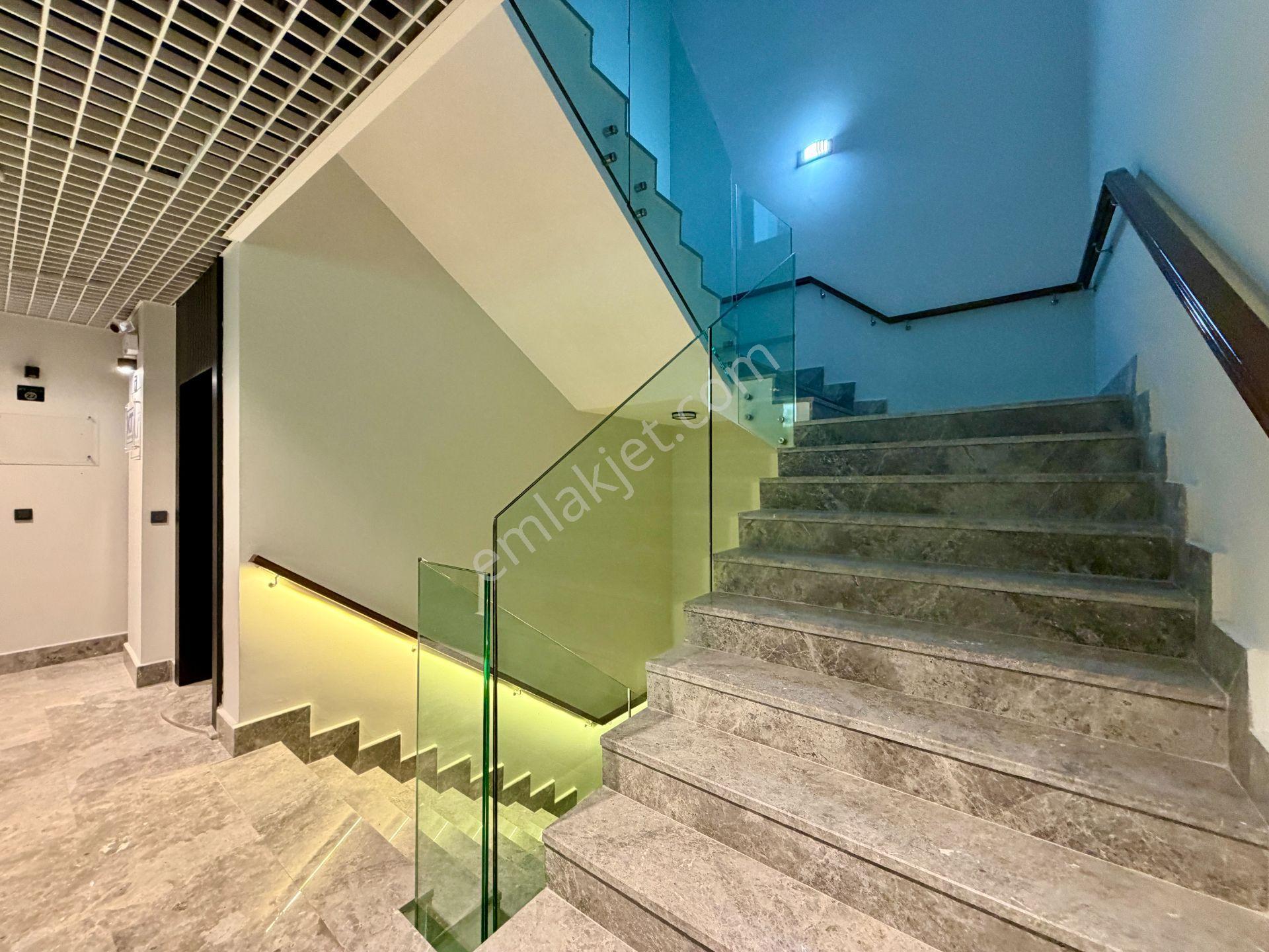 Kuşadası Merkez Ana Cadde Üzerınde 70 M² Kıralık Ofıs - Görsel 25