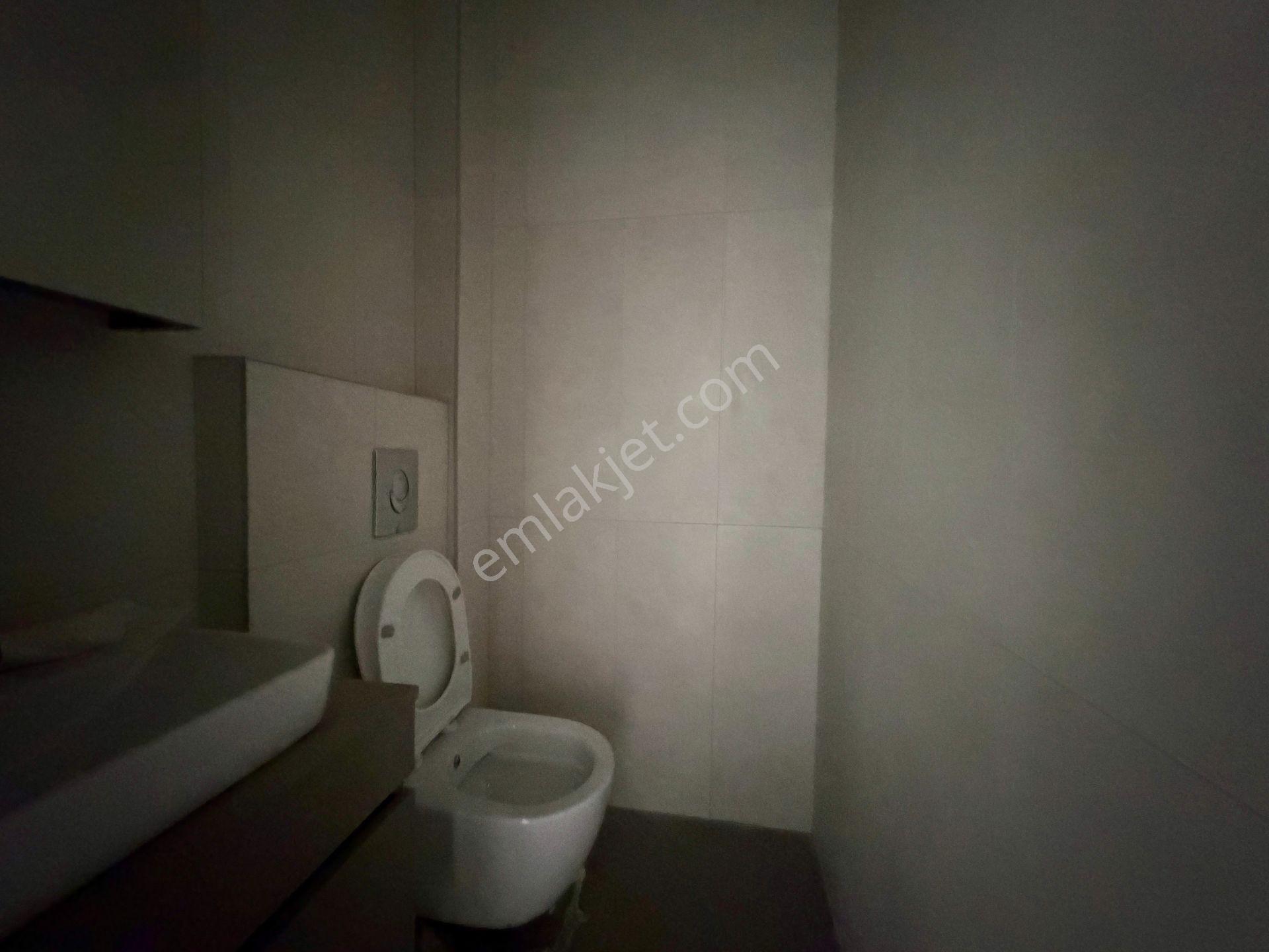 Kuşadası Merkez Ana Cadde Üzerınde 70 M² Kıralık Ofıs - Görsel 16
