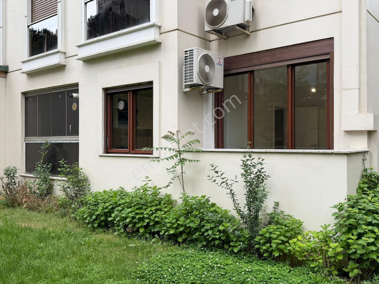 Kozyatağı'nda Yeşillikler İçinde Çift Balkonlu E.banyolu 2+1 Boş - Görsel 24