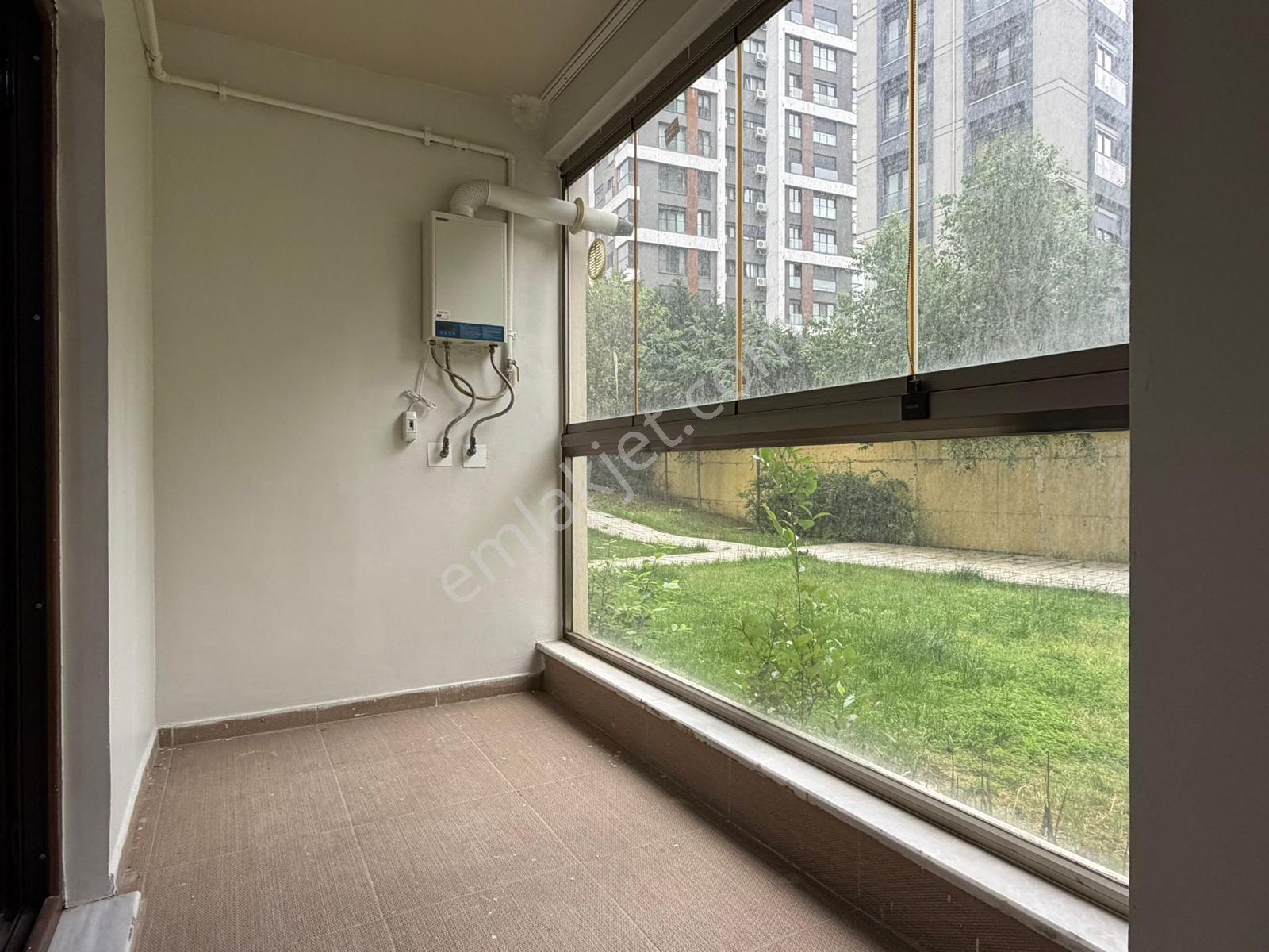 Kozyatağı'nda Yeşillikler İçinde Çift Balkonlu E.banyolu 2+1 Boş - Görsel 30
