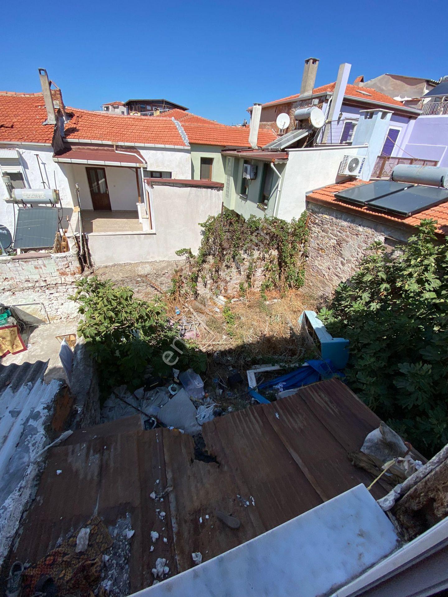 Ayvada'dan Ayvalık Gazikemalpaşa Denize 100 Metre Bahçeli 3 Katlı 4+1 Taş Rum Evi - Görsel 31