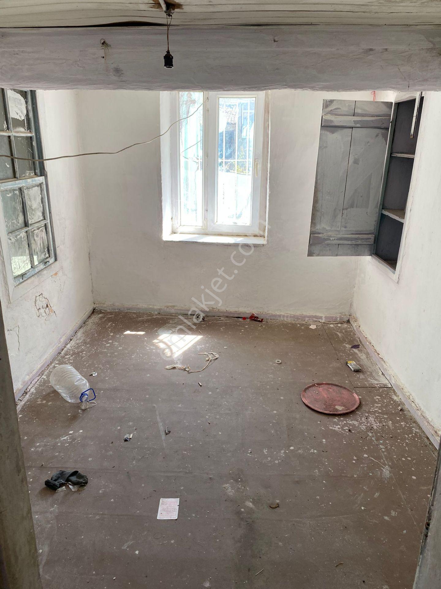 Ayvada'dan Ayvalık Gazikemalpaşa Denize 100 Metre Bahçeli 3 Katlı 4+1 Taş Rum Evi - Görsel 28