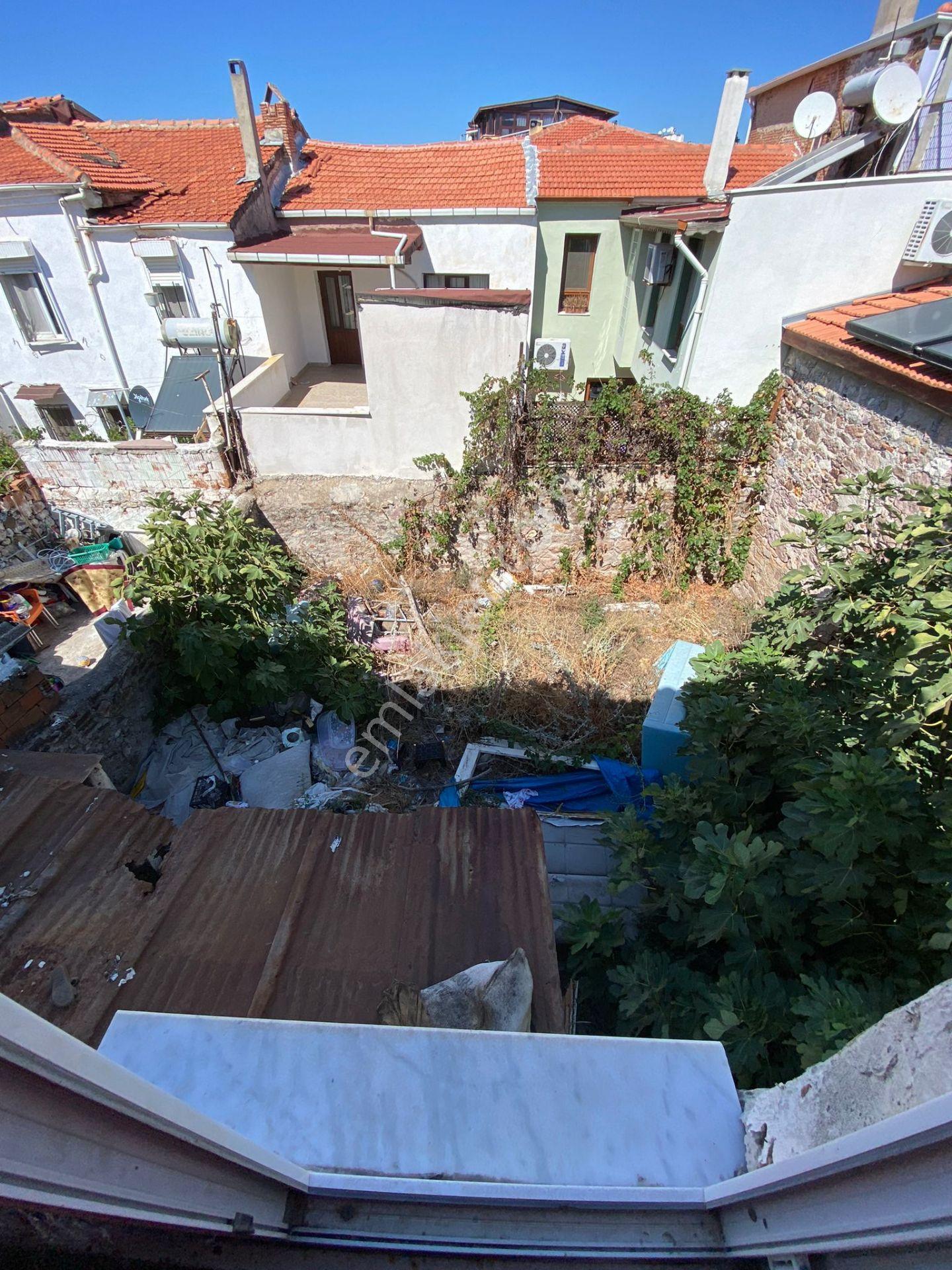 Ayvada'dan Ayvalık Gazikemalpaşa Denize 100 Metre Bahçeli 3 Katlı 4+1 Taş Rum Evi - Görsel 32