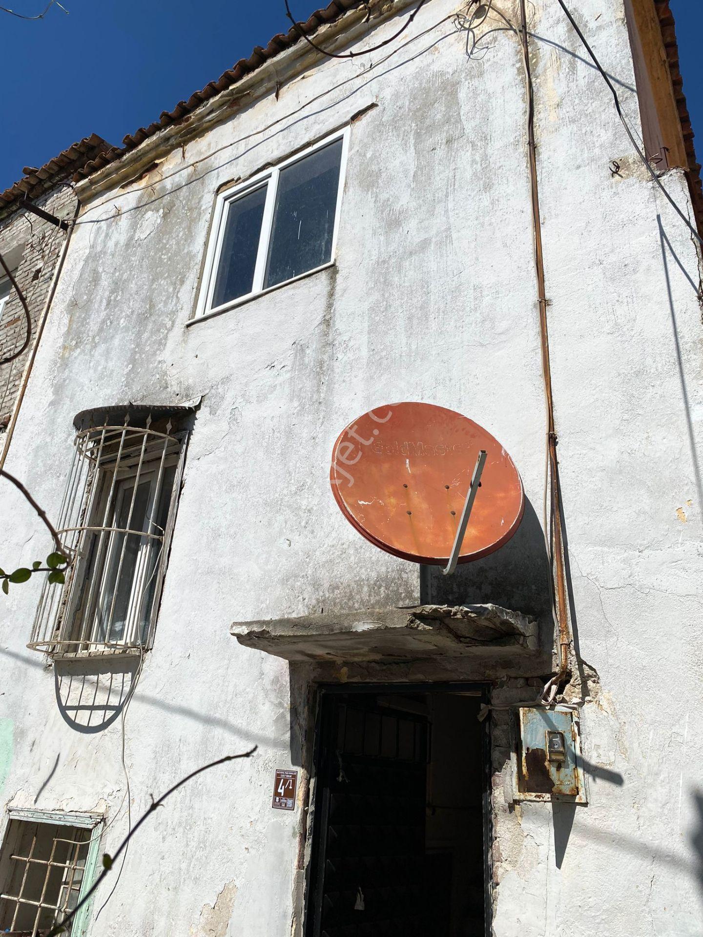 Ayvada'dan Ayvalık Gazikemalpaşa Denize 100 Metre Bahçeli 3 Katlı 4+1 Taş Rum Evi - Görsel 2