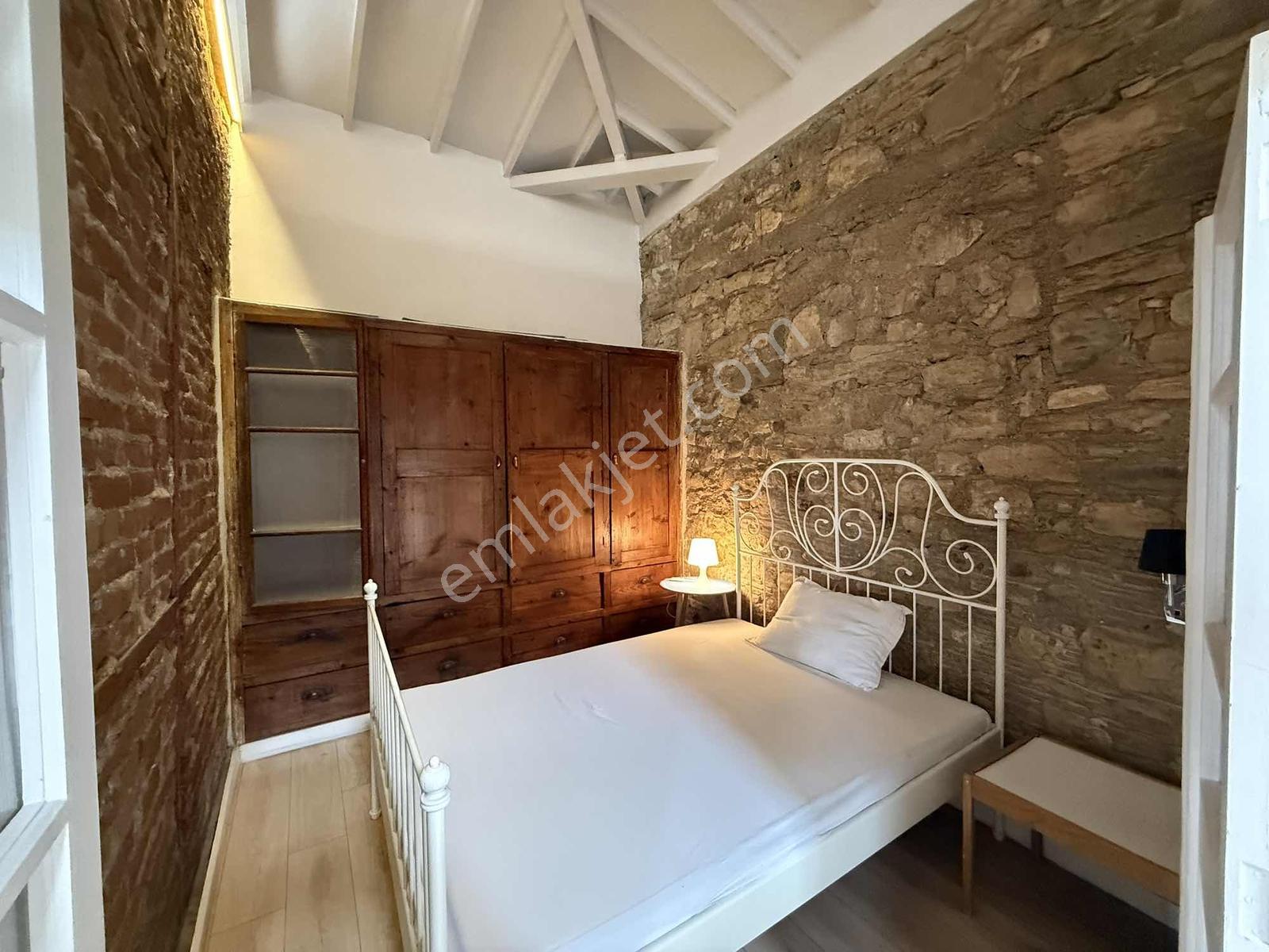 Urla Malgaca'da Tadilatlı Taş Evde Eşyalı Kiralık 1+1 - Görsel 19