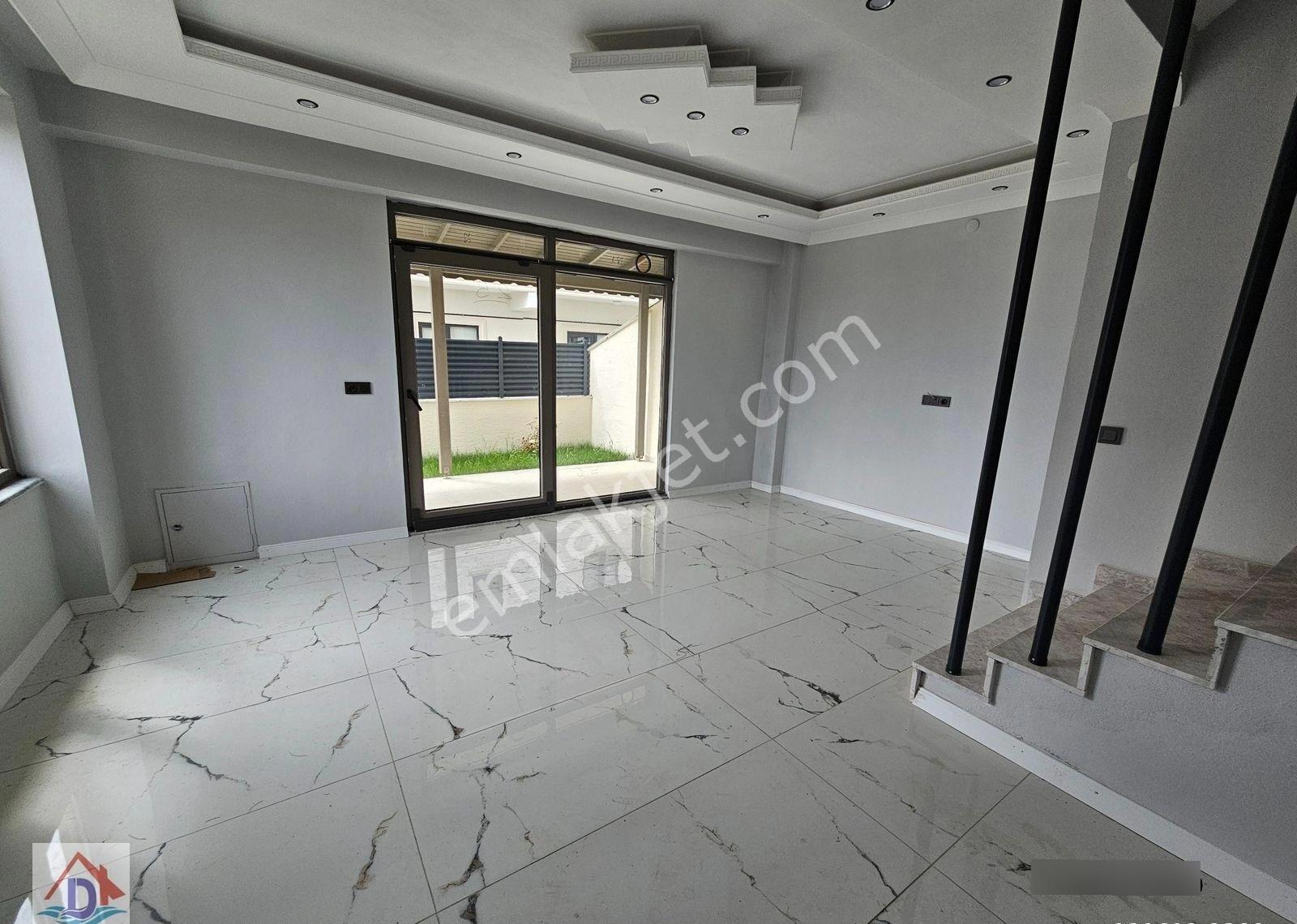 Deniz'den 3+1 Merkezi Konumda, Bahçeli Satılık Villa - Görsel 27