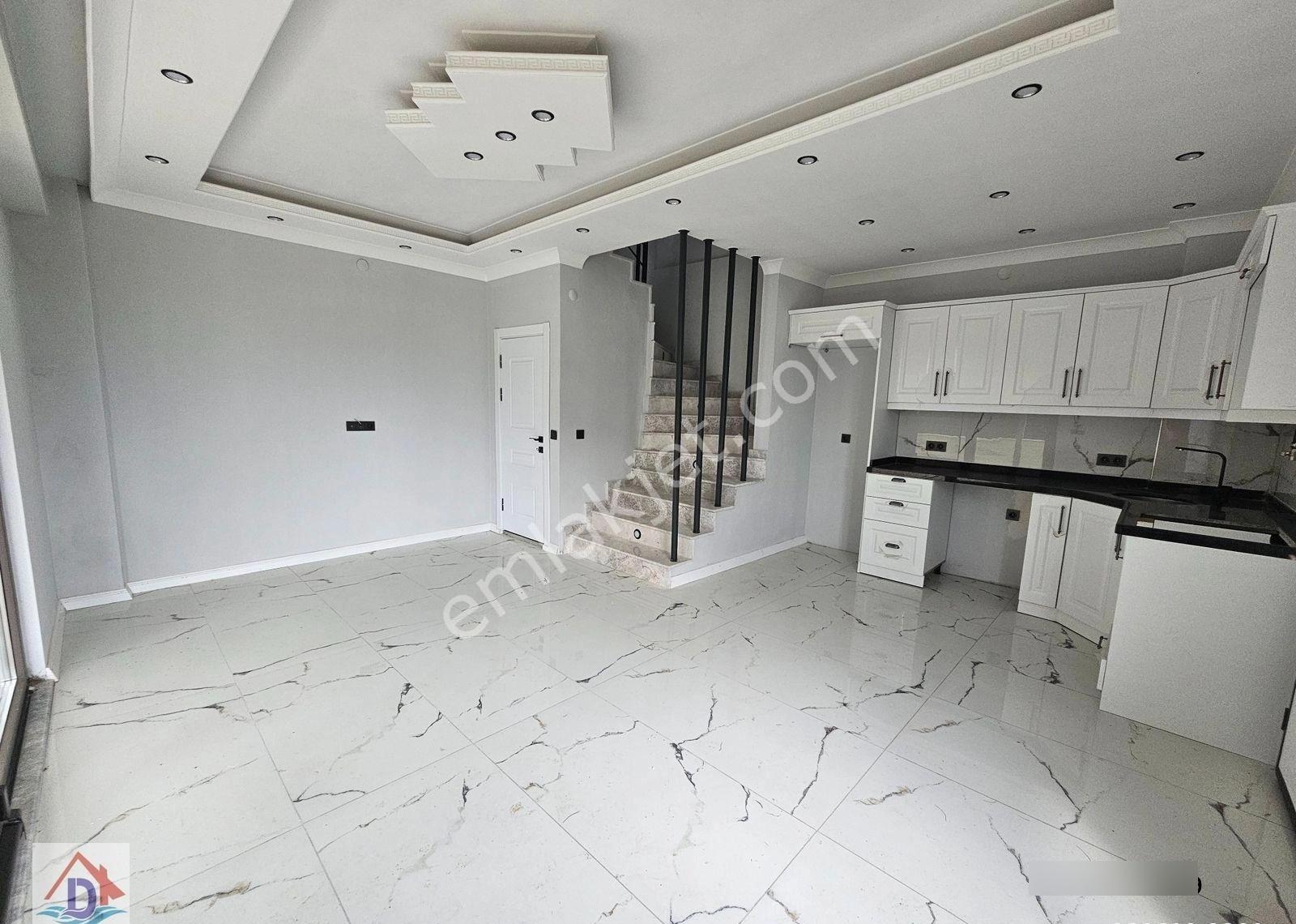 Deniz'den 3+1 Merkezi Konumda, Bahçeli Satılık Villa - Görsel 32
