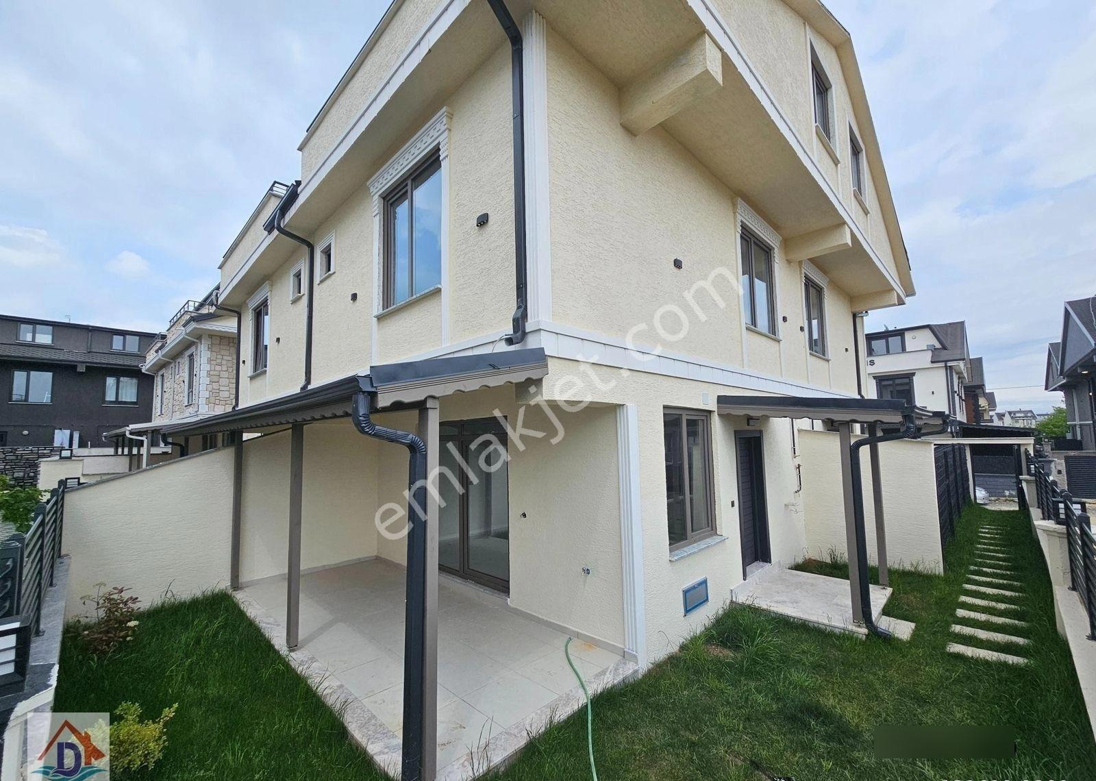 Deniz'den 3+1 Merkezi Konumda, Bahçeli Satılık Villa - Görsel 20