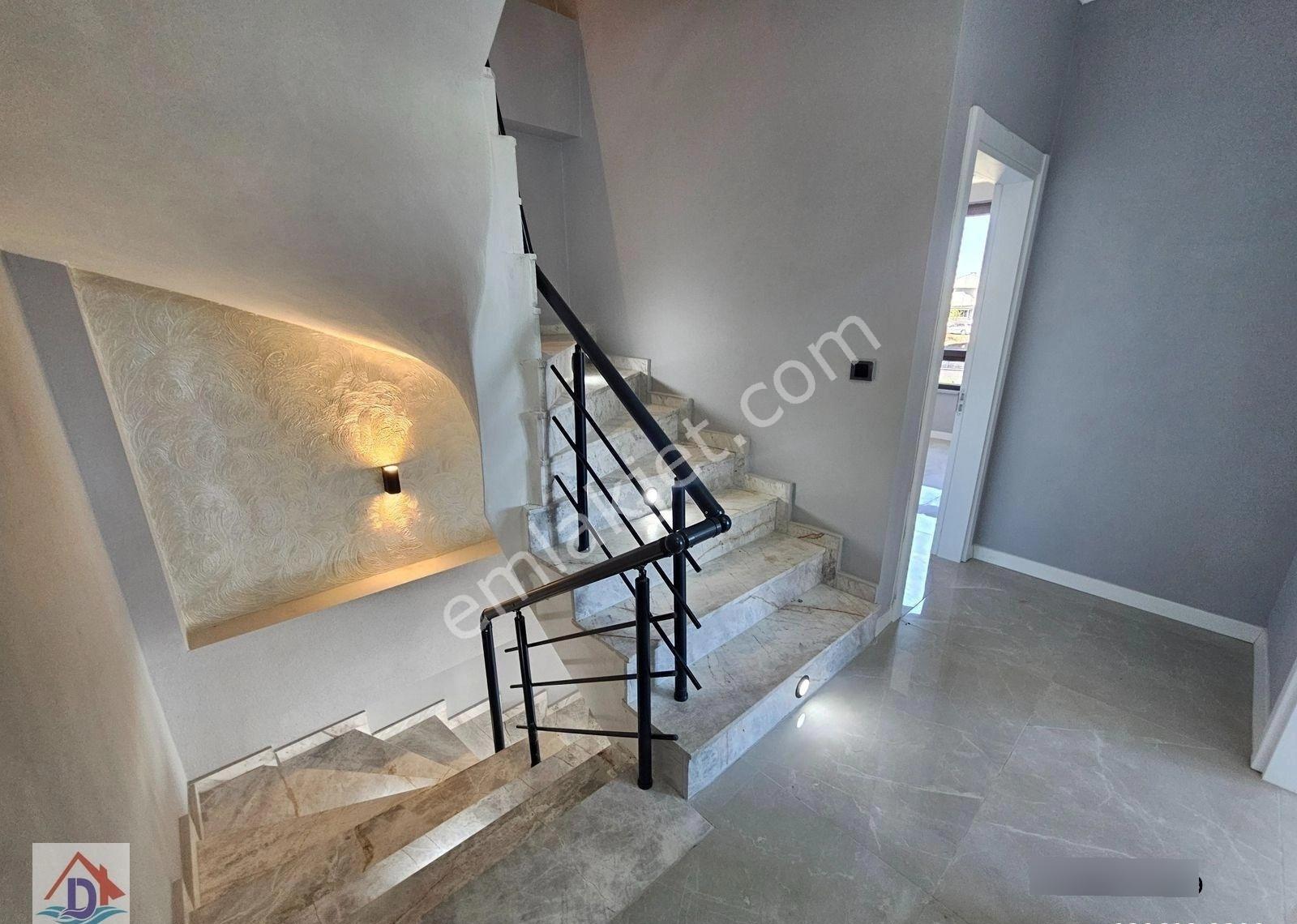 Deniz'den 4+1 Bahçeli, Denize Yürüme Mesafesinde Villa - Görsel 24
