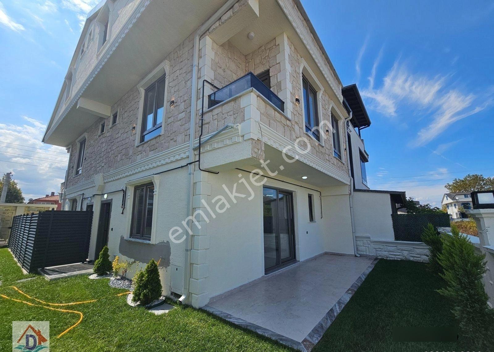 Deniz'den 4+1 Bahçeli, Denize Yürüme Mesafesinde Villa - Görsel 11