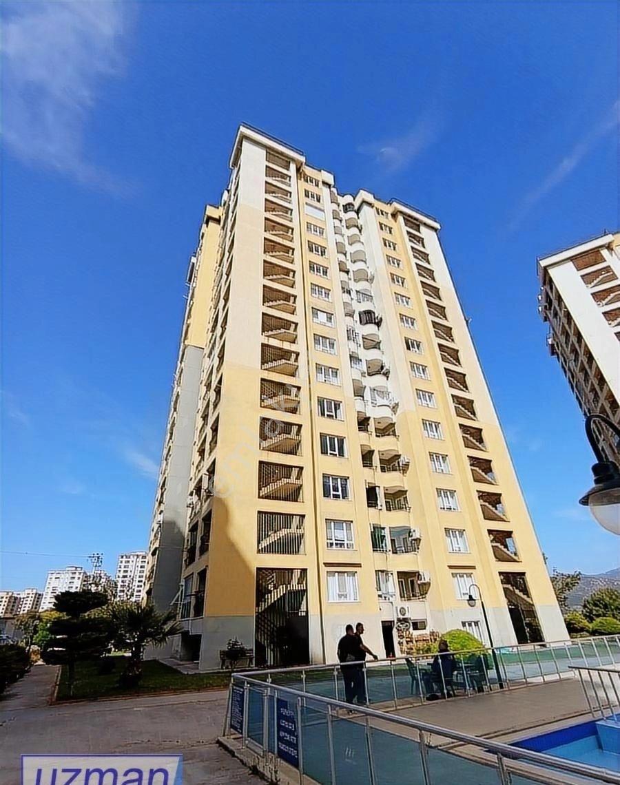 Kuşadası Değirmendere'de Havuzlu Site İçinde 2+1 Satılık Daire