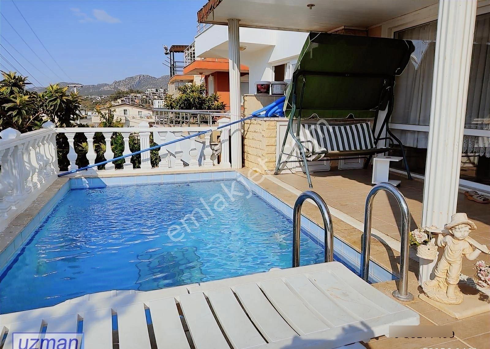 Samos Manzaralı 4+1 Havuzlu Site İçi Eşyalı Kiralık Lüks Villa