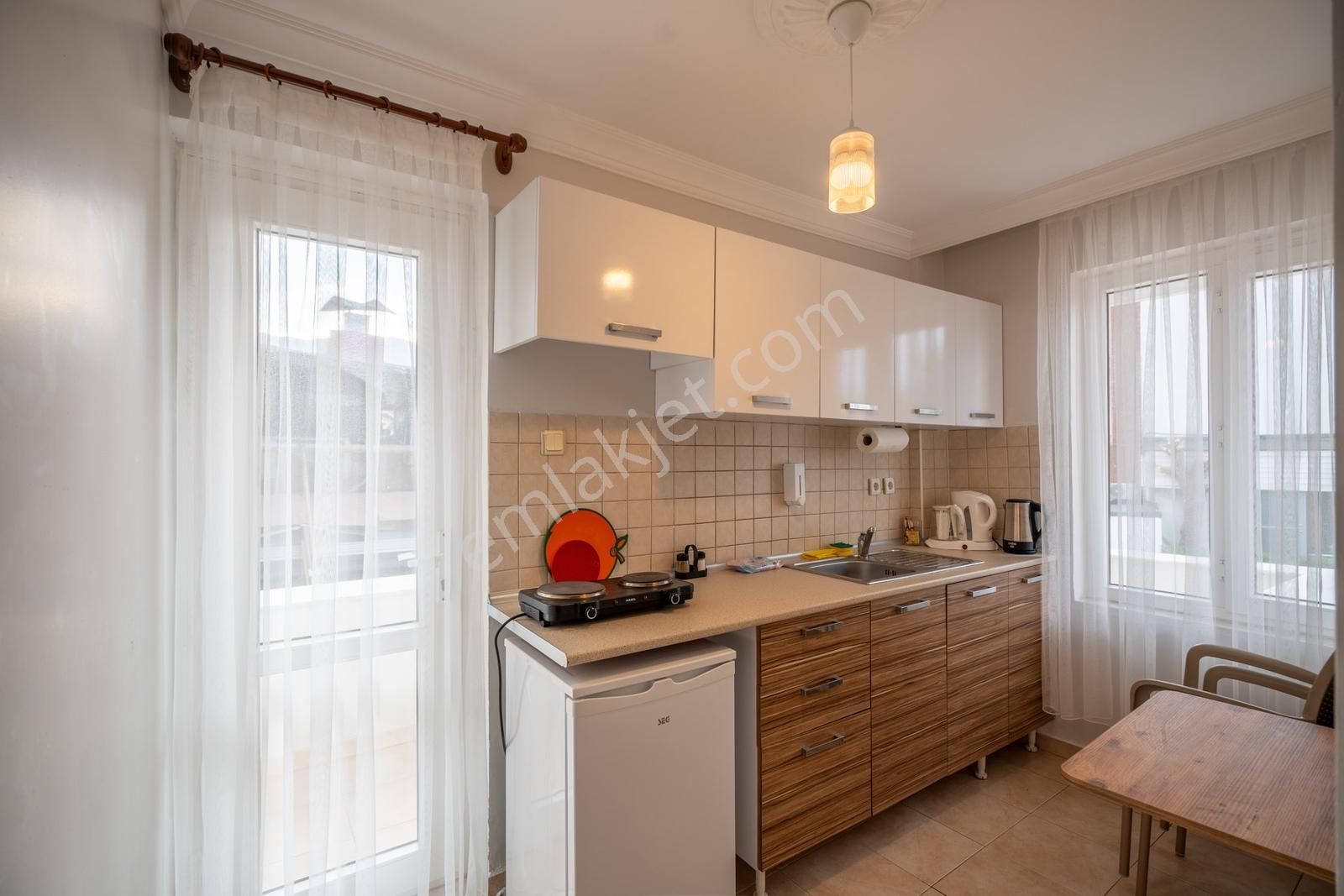 Cb Marina'dan İçmeler'de Ana Cadde'de Kiralık 1+0 Daireler - Görsel 8