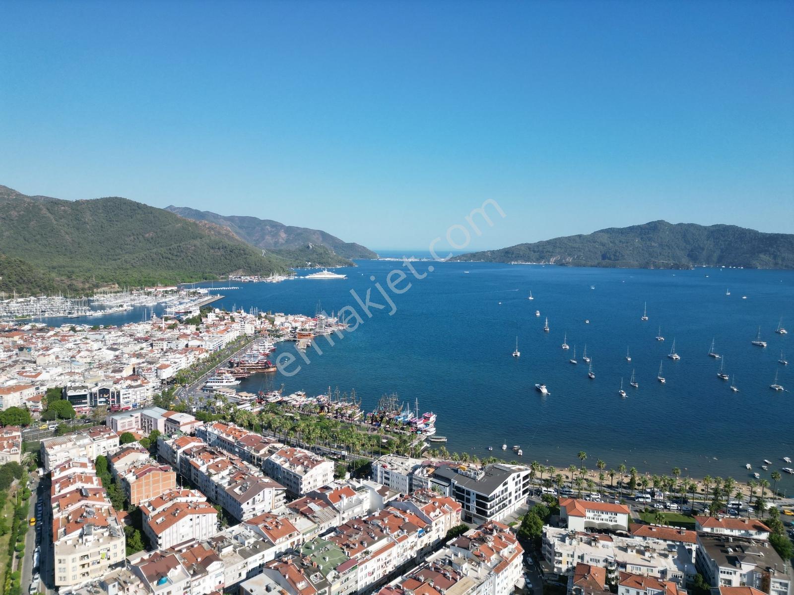Marmaris Merkezde Satılık Tamamen Yenilenmiş, Havuzlu Villa - Görsel 8