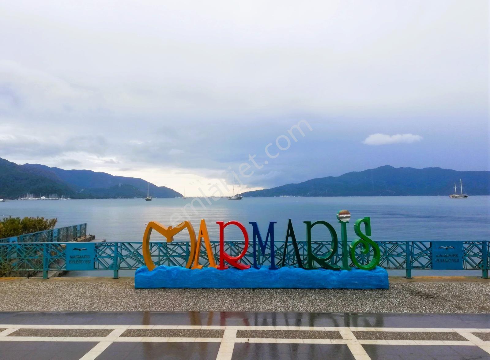 Marmaris Merkezde Satılık Tamamen Yenilenmiş, Havuzlu Villa - Görsel 9