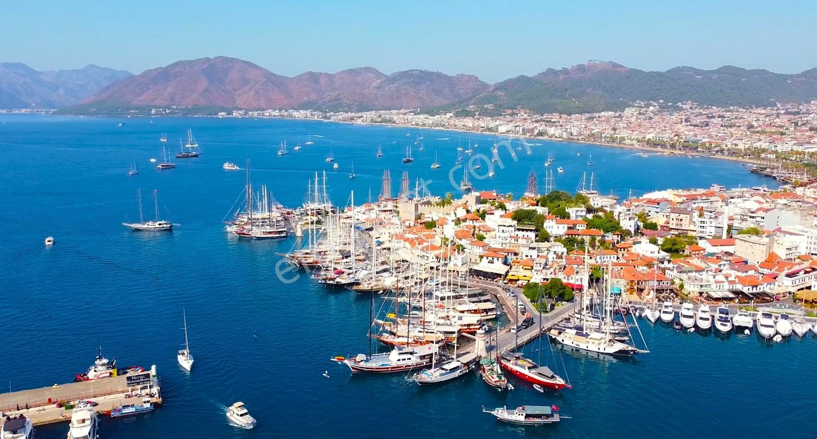 Marmaris Merkezde Satılık Tamamen Yenilenmiş, Havuzlu Villa - Görsel 6