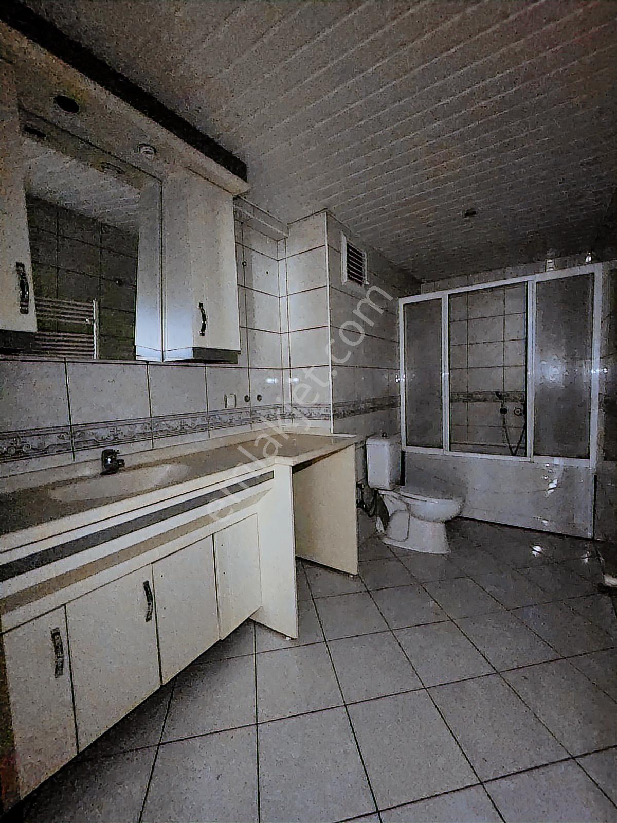 Adalet Mahallesinde Önü Ferah 3+1 Kiralık Daire - Görsel 18