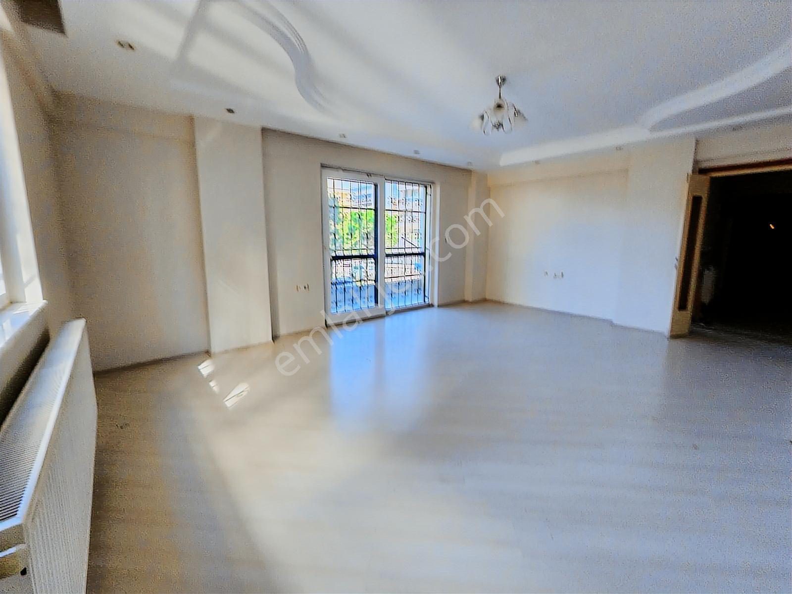 Adalet Mahallesinde Önü Ferah 3+1 Kiralık Daire - Görsel 13