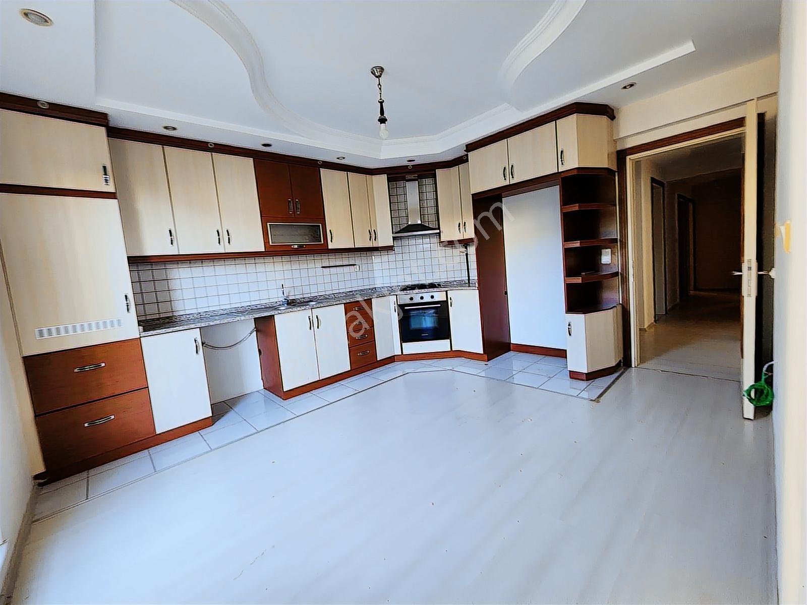 Adalet Mahallesinde Önü Ferah 3+1 Kiralık Daire - Görsel 19