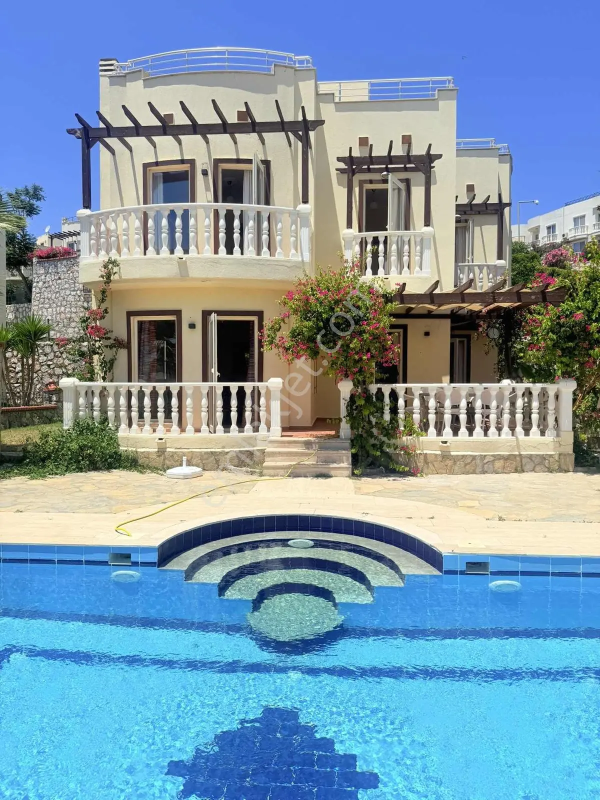 Muğla Bodrum Adabükü 4+1 Özel Havuzlu Göl Manzaralı Villa