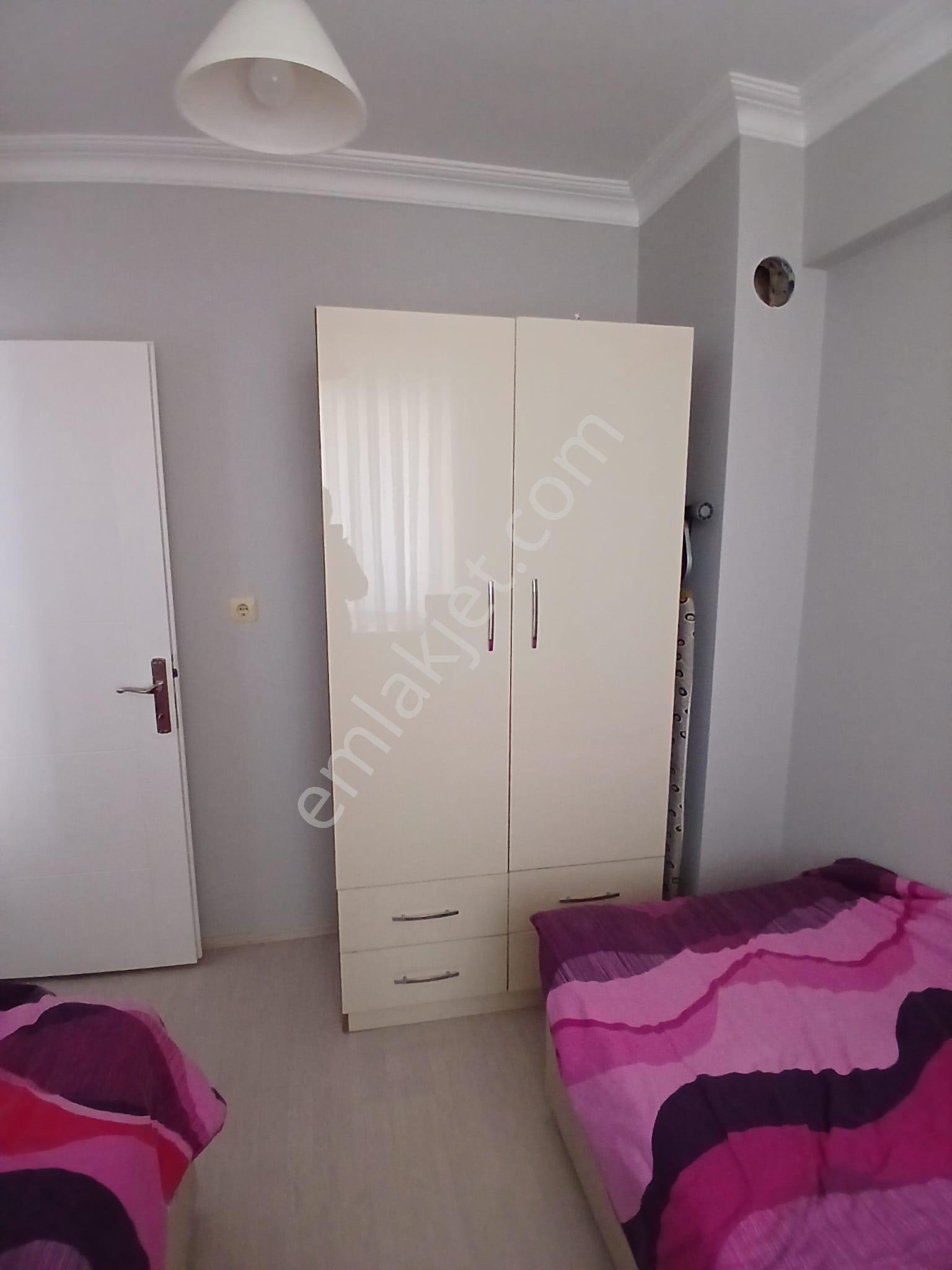 Ender Uysal Gayrimenkulden Yunusemre De Üniversiteye Yakın Balkonlu Asansörlü 1+1 Eşyalı Apart - Görsel 5