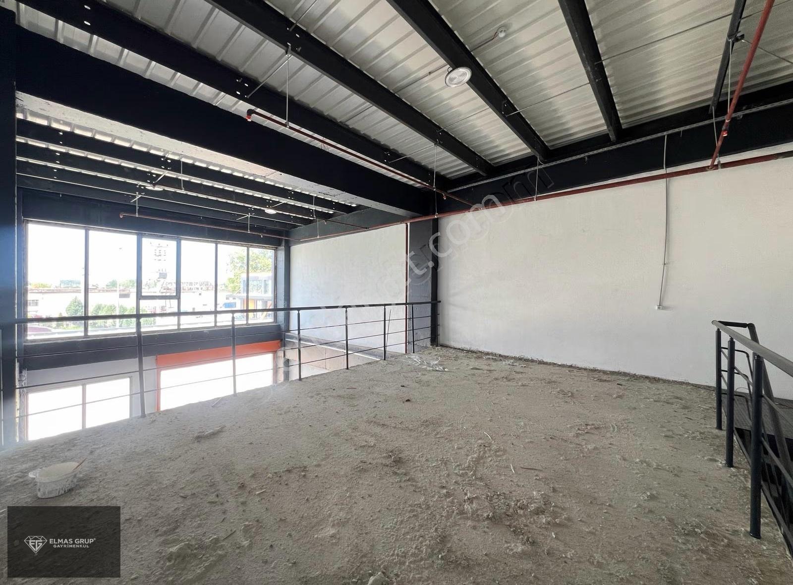 Akyazıda Canlı Ticaret Alanında Kiralık 120 M² Prestijli Dükkan - Görsel 2