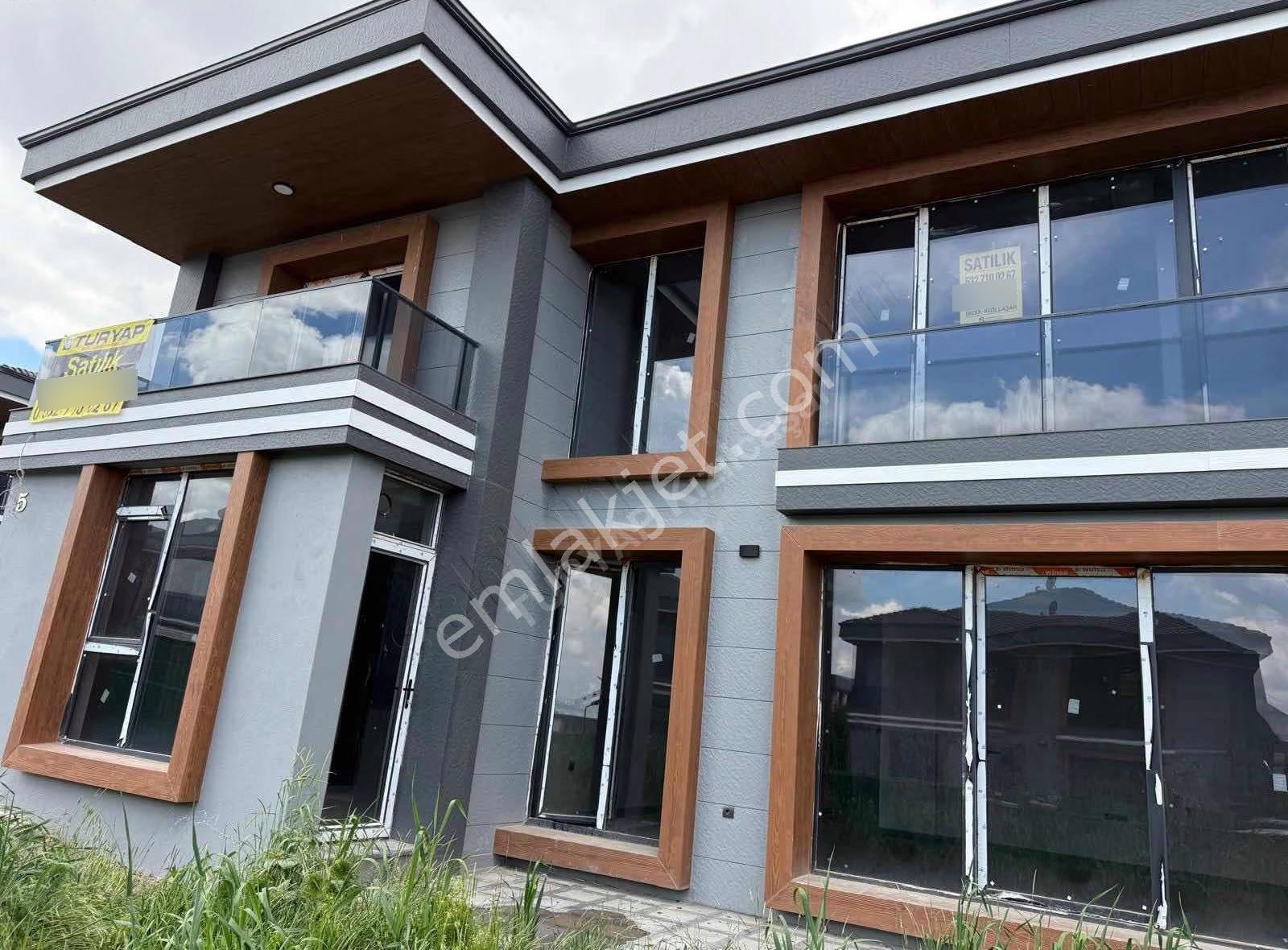 Bağlıcada Uygun Fiyat Ve Kaliteli Anahtar Teslim Satılık Villa - Görsel 35