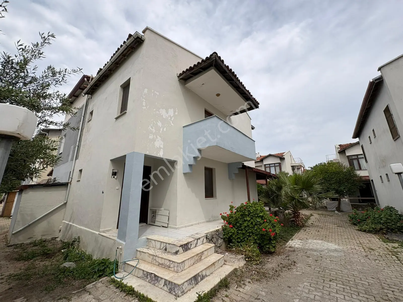 Rota Emlak'tan Denize Sıfır Site İçerisinde 3+1 Satılık Villa
