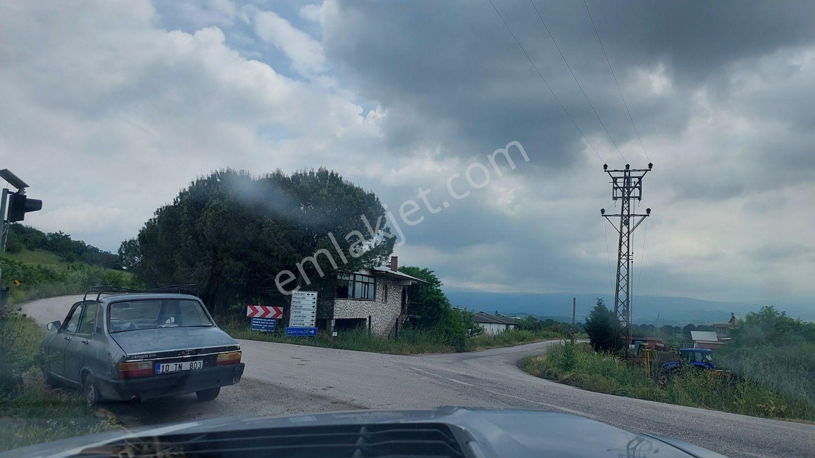 Öztarlacıdan Satılık Yola Cephe Köye 500 Metre Arazi - Görsel 8