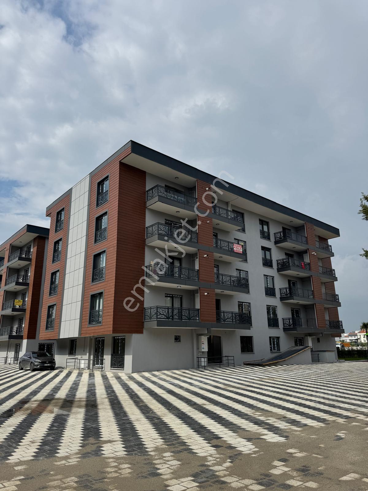 Zeki Emlak'tan Manisa Muradiye Mahallesinde Havuzlu Site İçinde 1+1 Kiralık Daire - Görsel 21