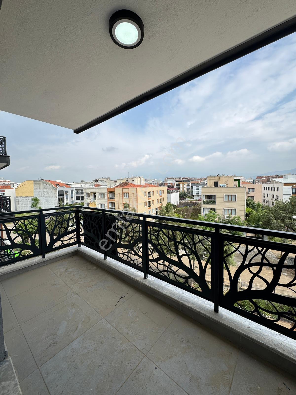 Zeki Emlak'tan Manisa Muradiye Mahallesinde Havuzlu Site İçinde 1+1 Kiralık Daire - Görsel 9