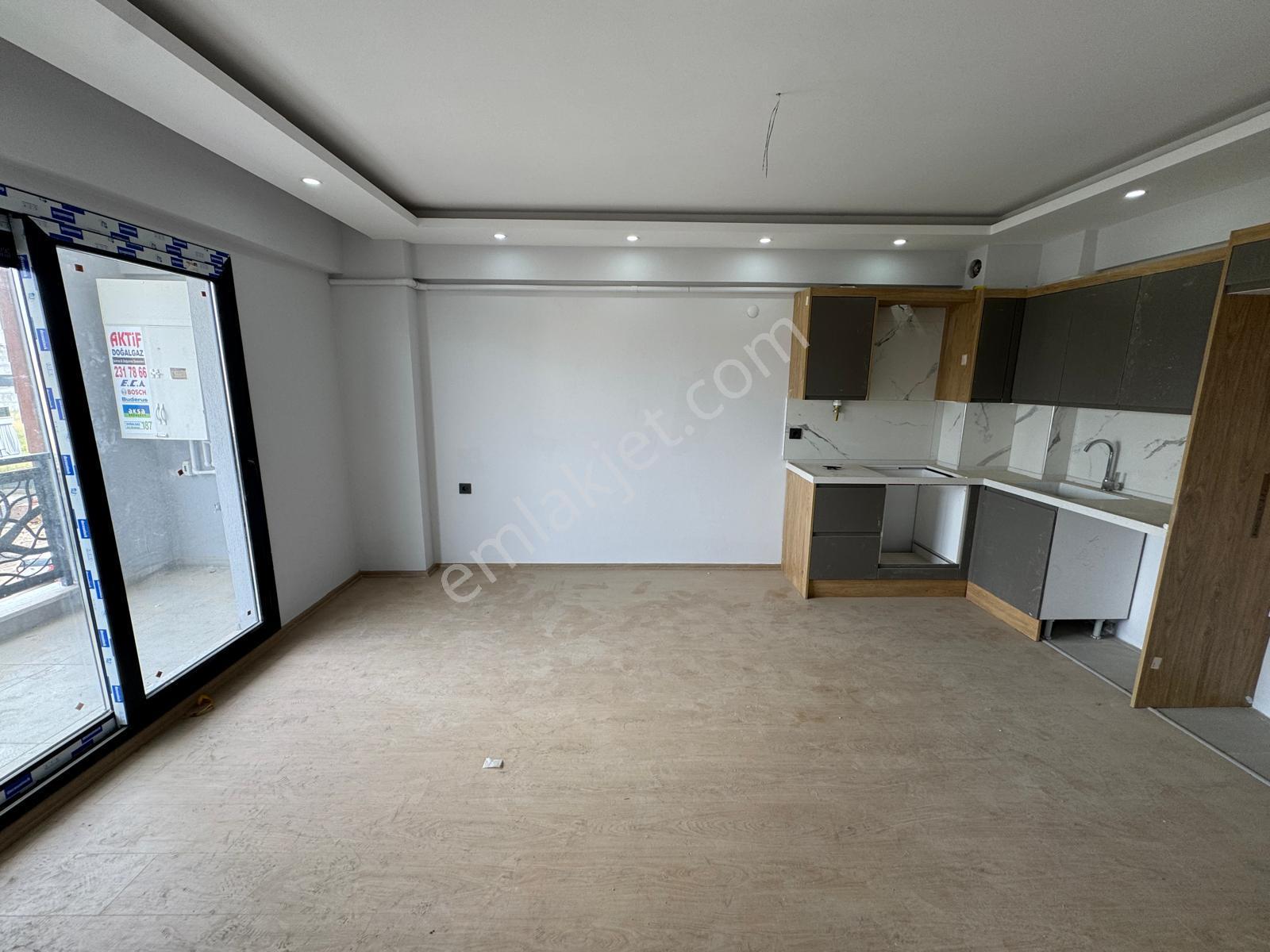 Zeki Emlak'tan Manisa Muradiye Mahallesinde Havuzlu Site İçinde 1+1 Kiralık Daire - Görsel 4