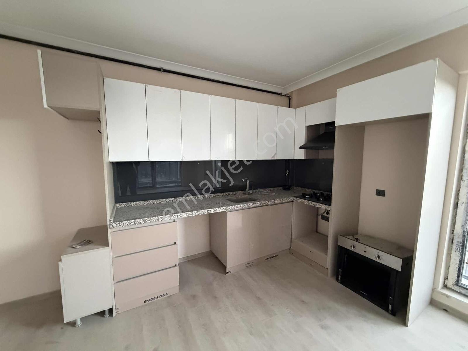 Alaçatı'dan/bölgenin En Geniş 1+1'i/cam Balkonlu/park Cephe 1+1 - Görsel 2