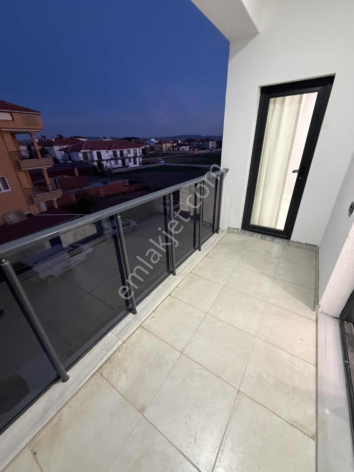 Denizli-çivril'de Eşyalı Kiralık Apartlar - Görsel 3