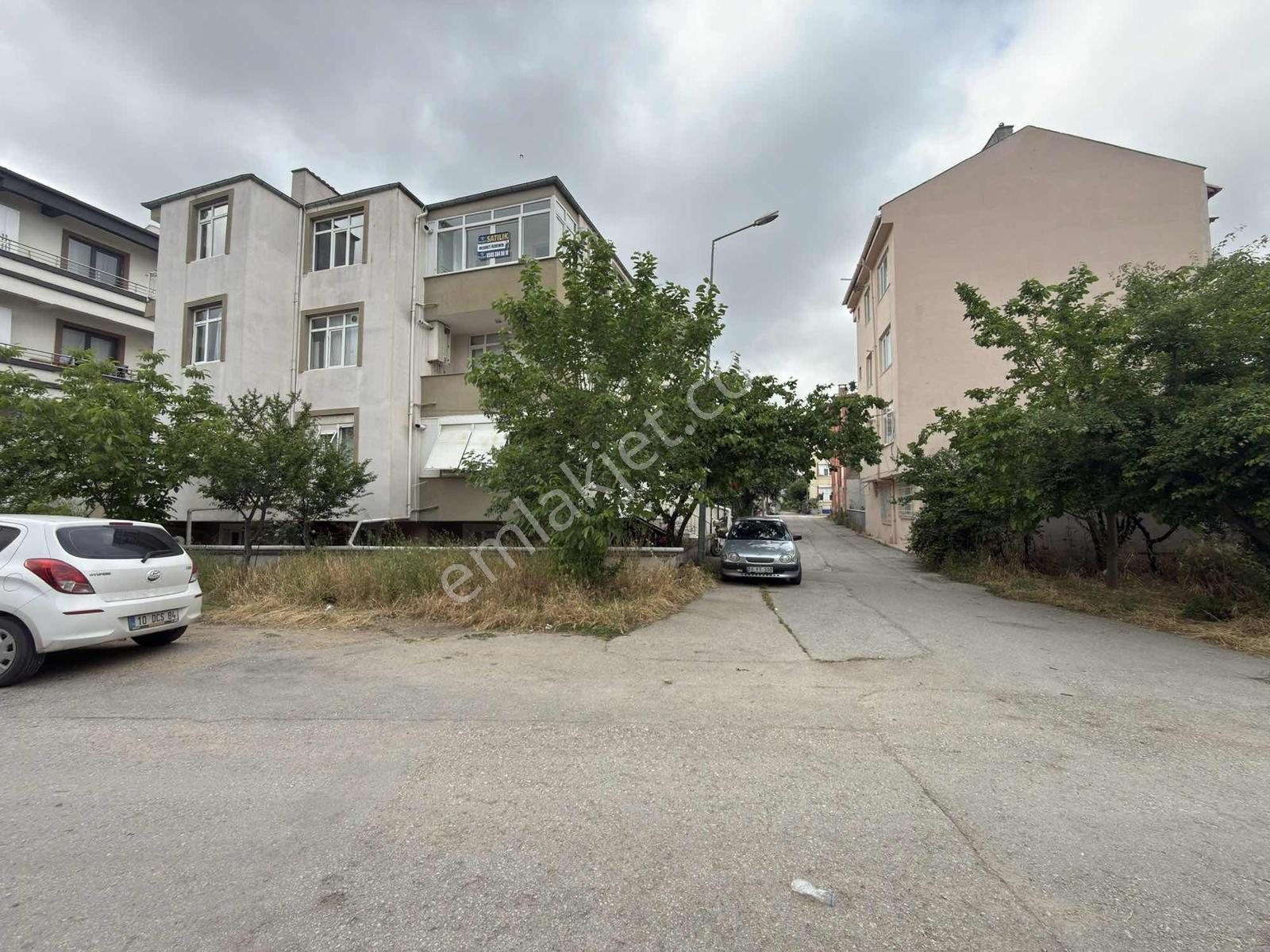 Kasaplar Mahallesi Köşe Konumda Fırsat Satılık 2+1 Daire - Görsel 32
