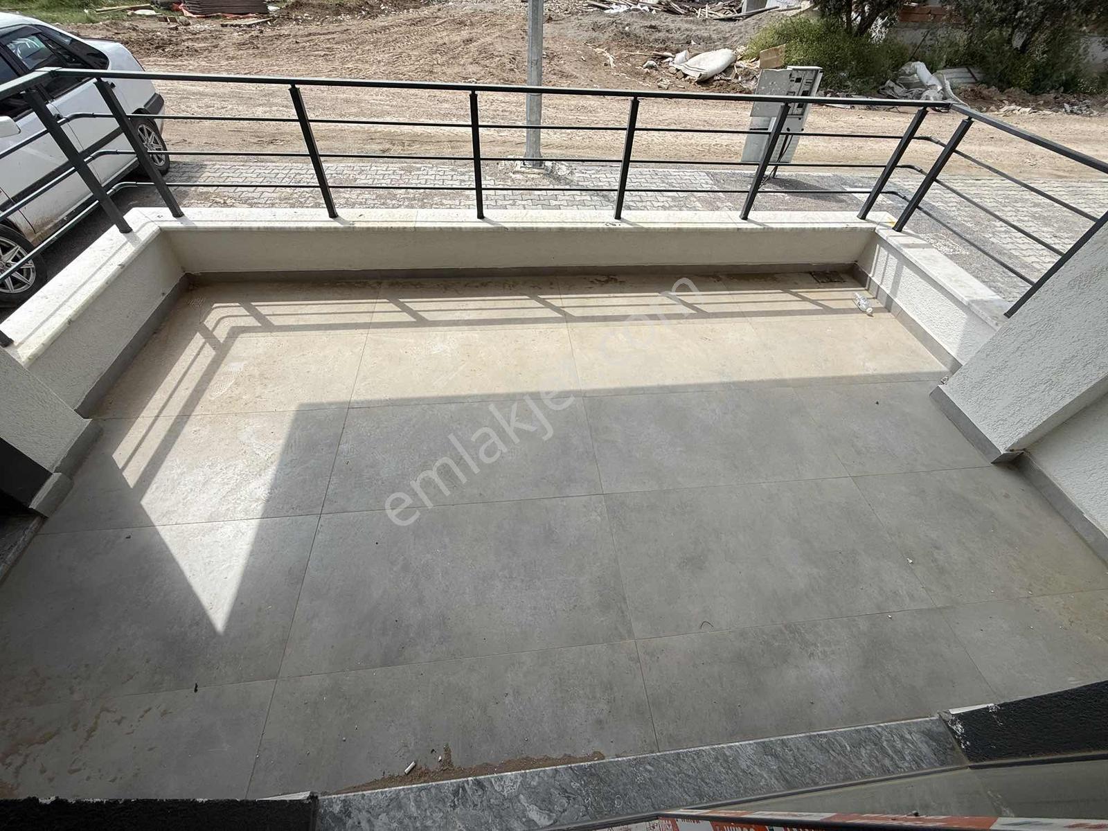Esnaf'tan Gömeç Mithatpaşa Da Geniş Balkonlu 2+1 Lux Daire - Görsel 3