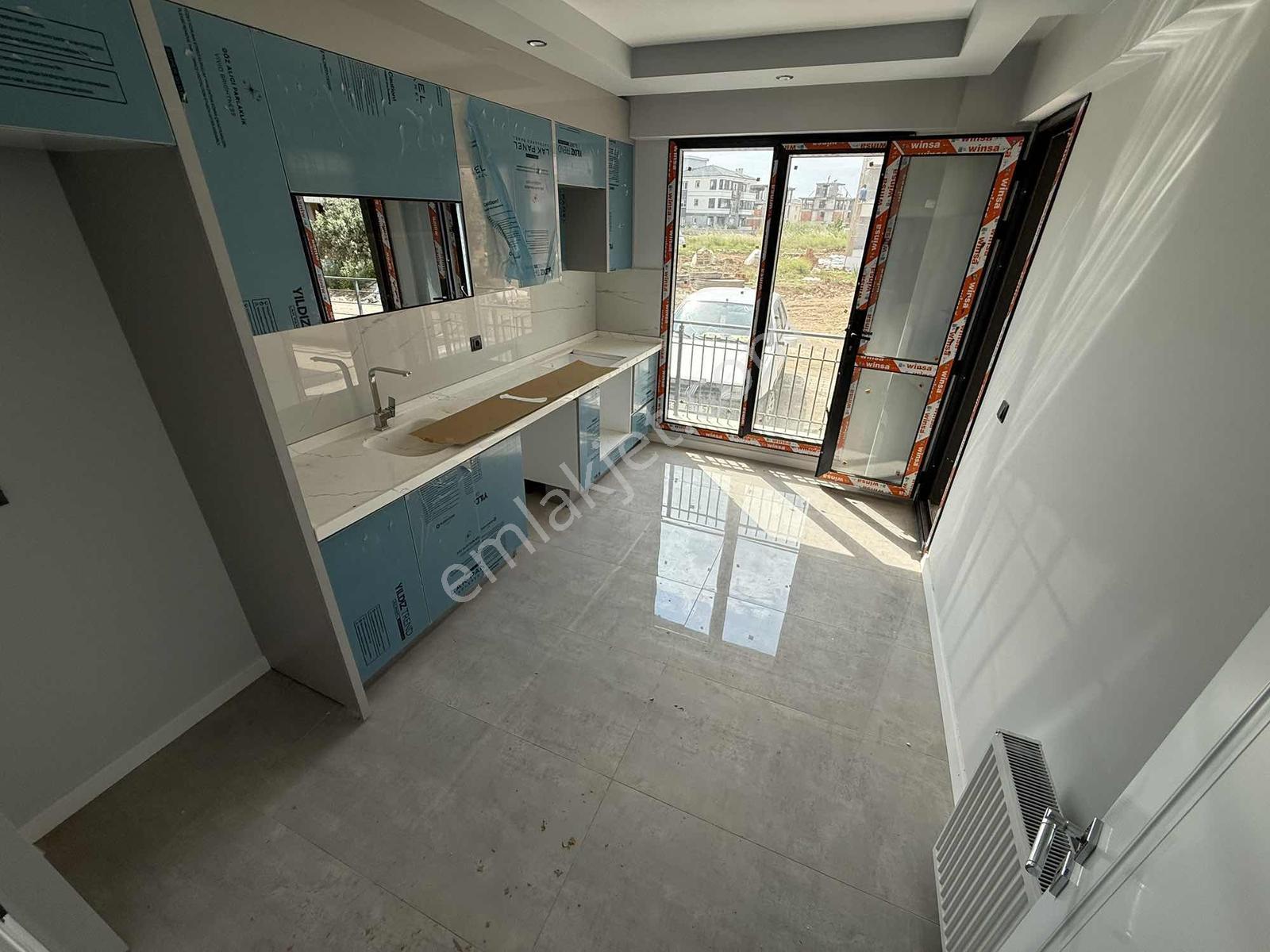 Esnaf'tan Gömeç Mithatpaşa Da Geniş Balkonlu 2+1 Lux Daire - Görsel 4